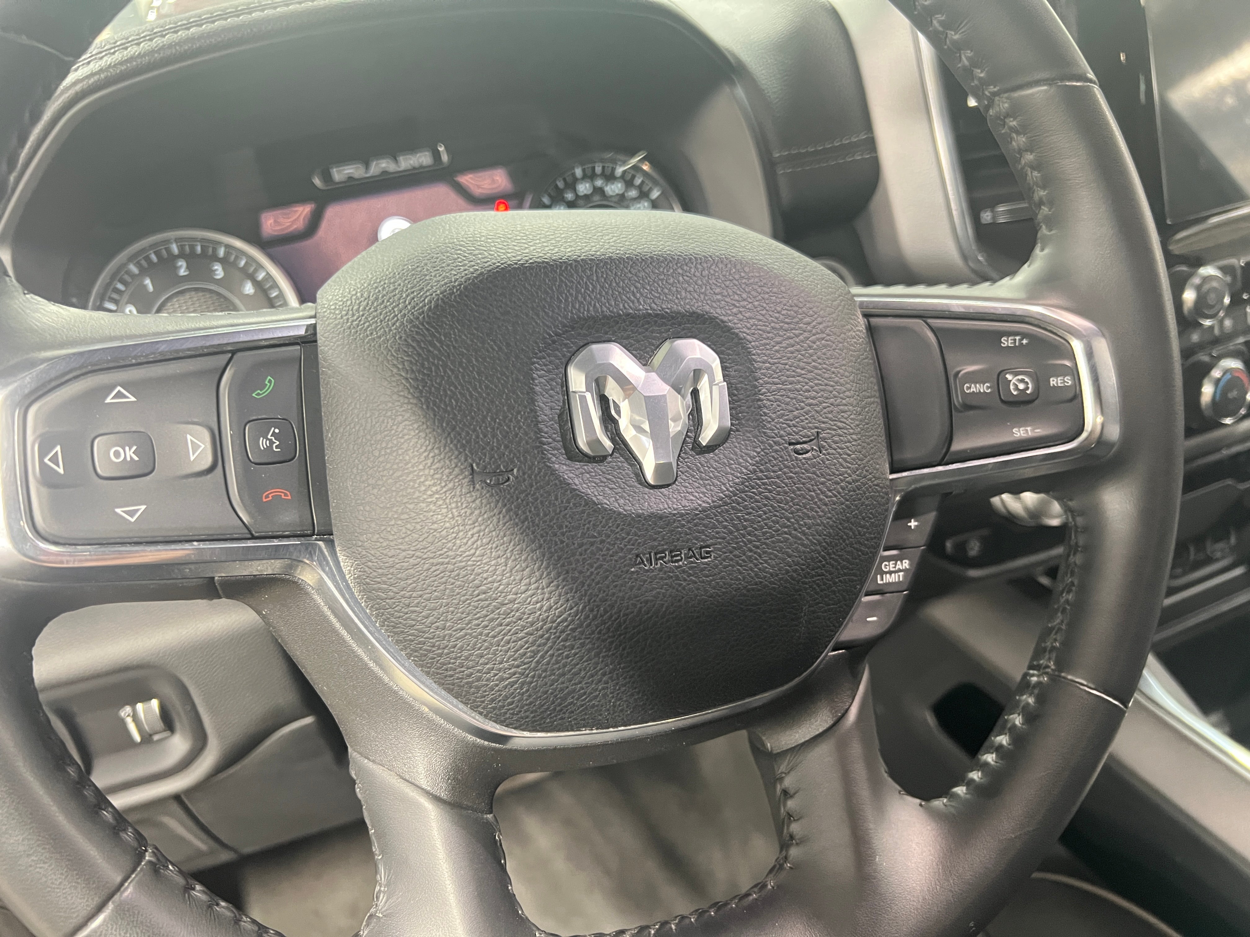 2024 RAM 1500 Laramie 4