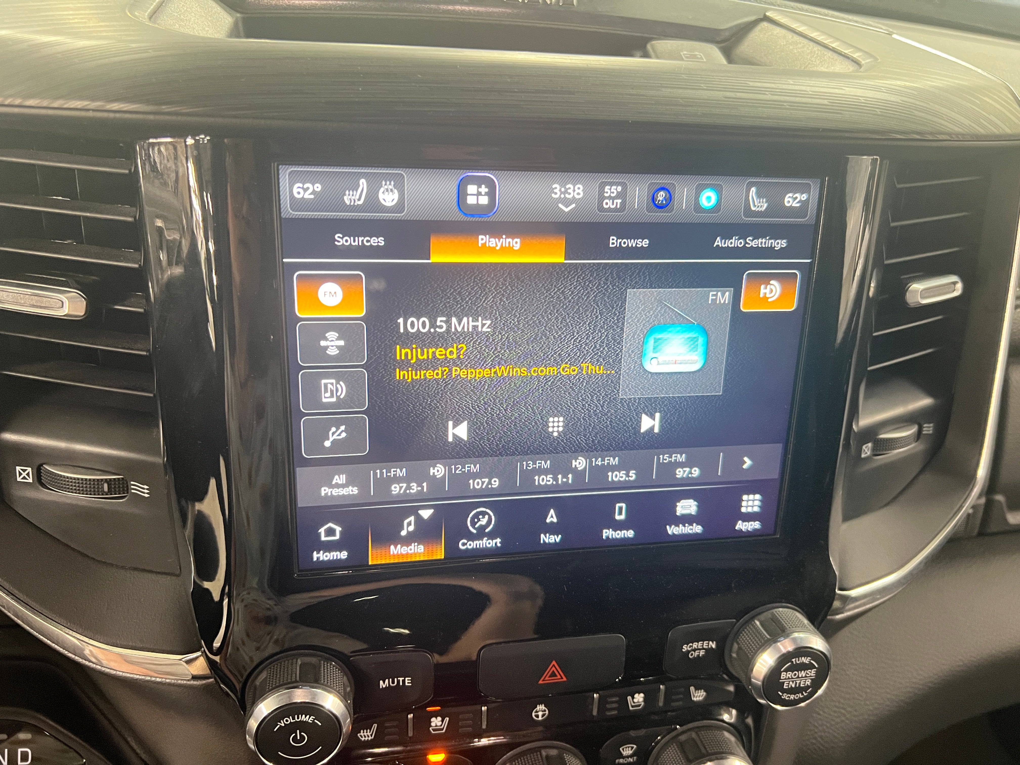 2024 RAM 1500 Laramie 3