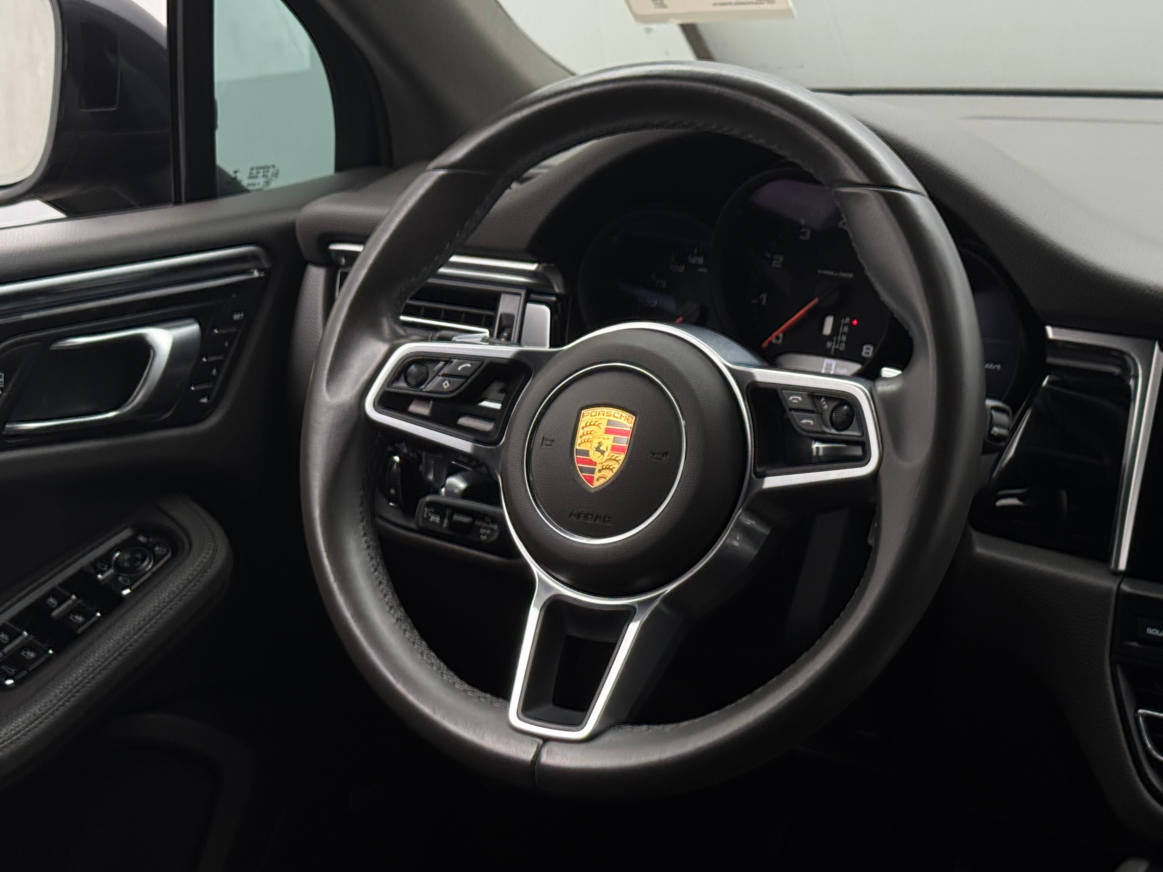 2021 Porsche Macan Base 4