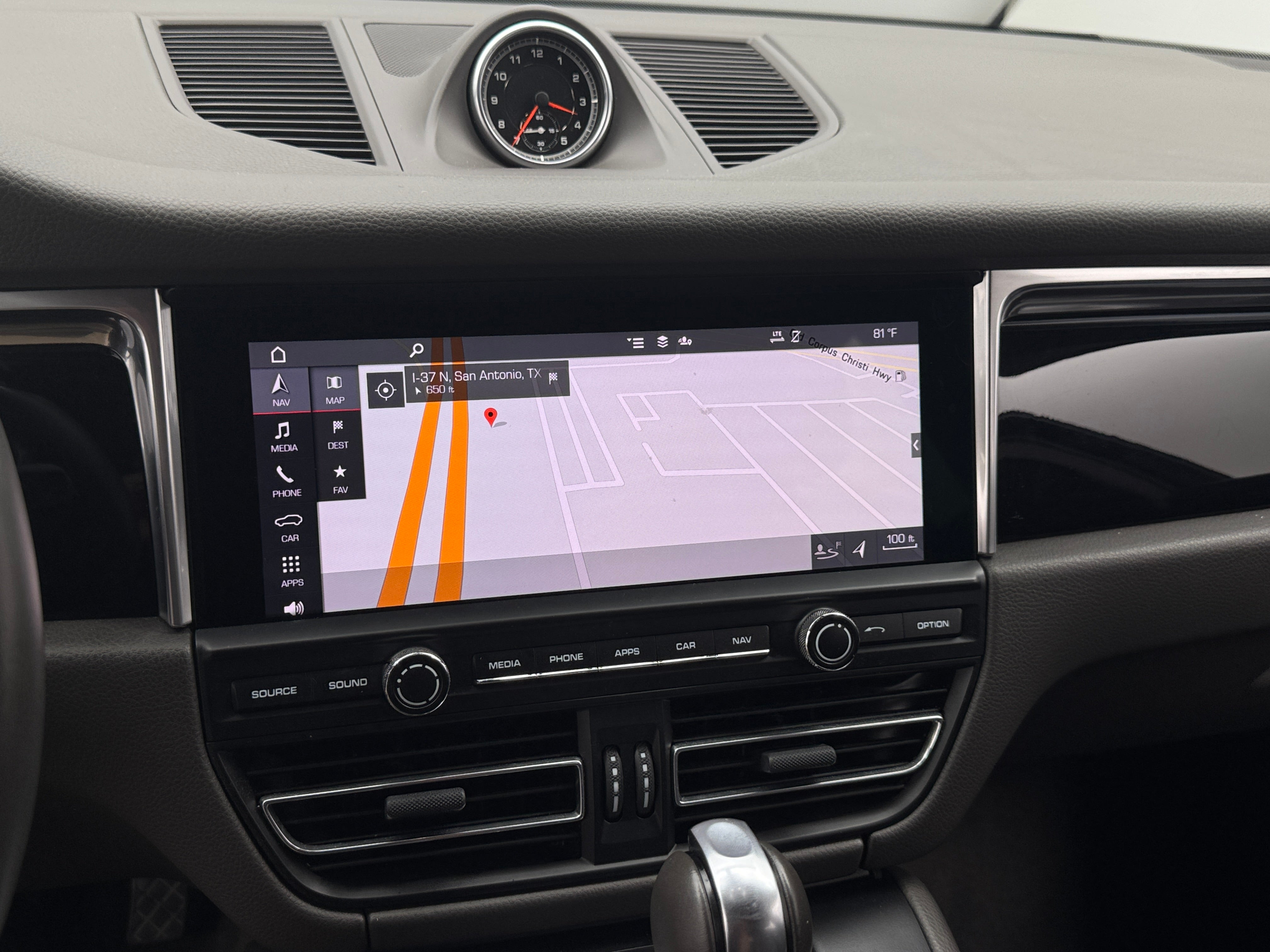 2021 Porsche Macan Base 3