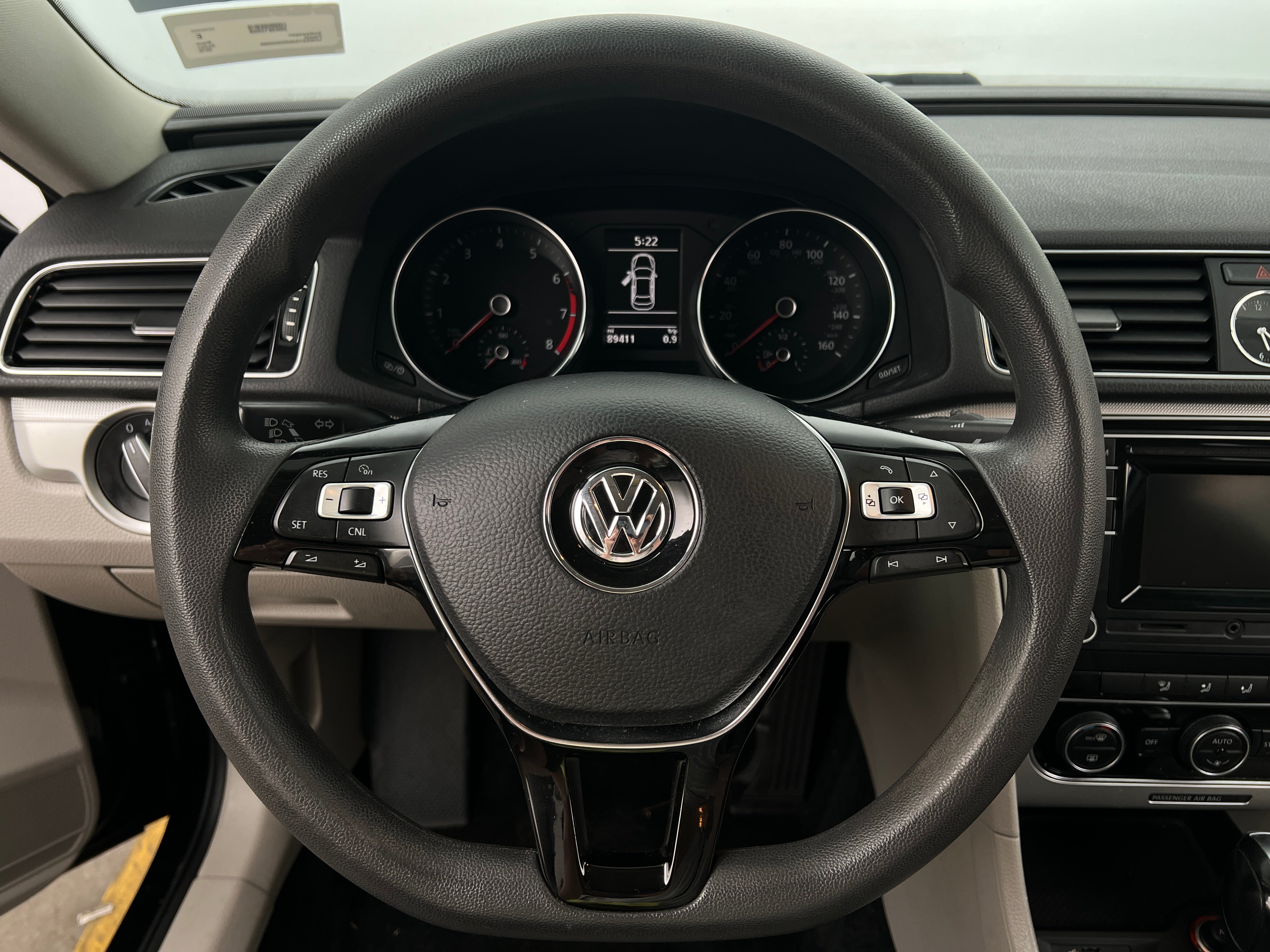 2016 Volkswagen Passat S 5