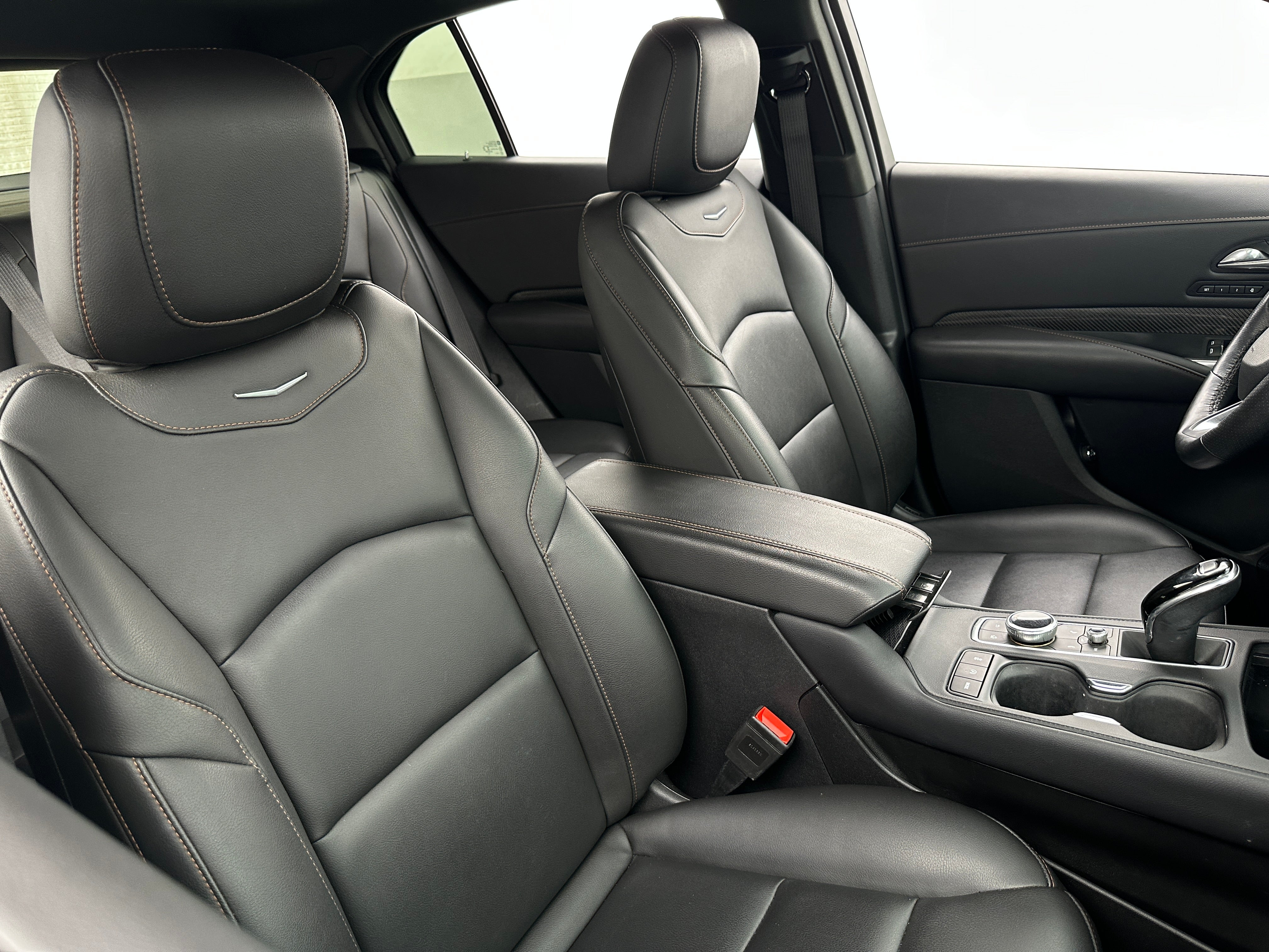 2020 Cadillac XT4 Sport 2