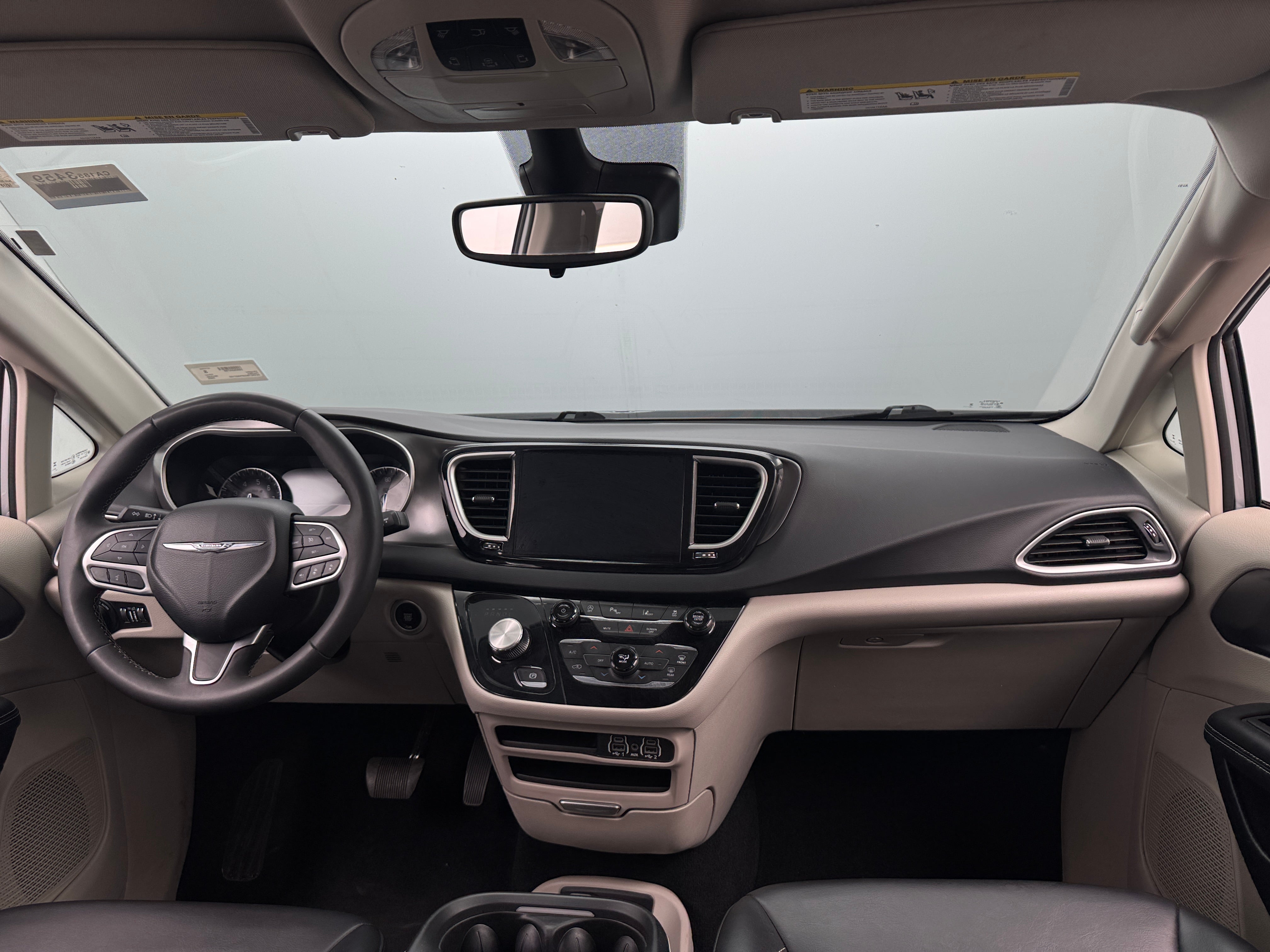2023 Chrysler Pacifica Touring L 2