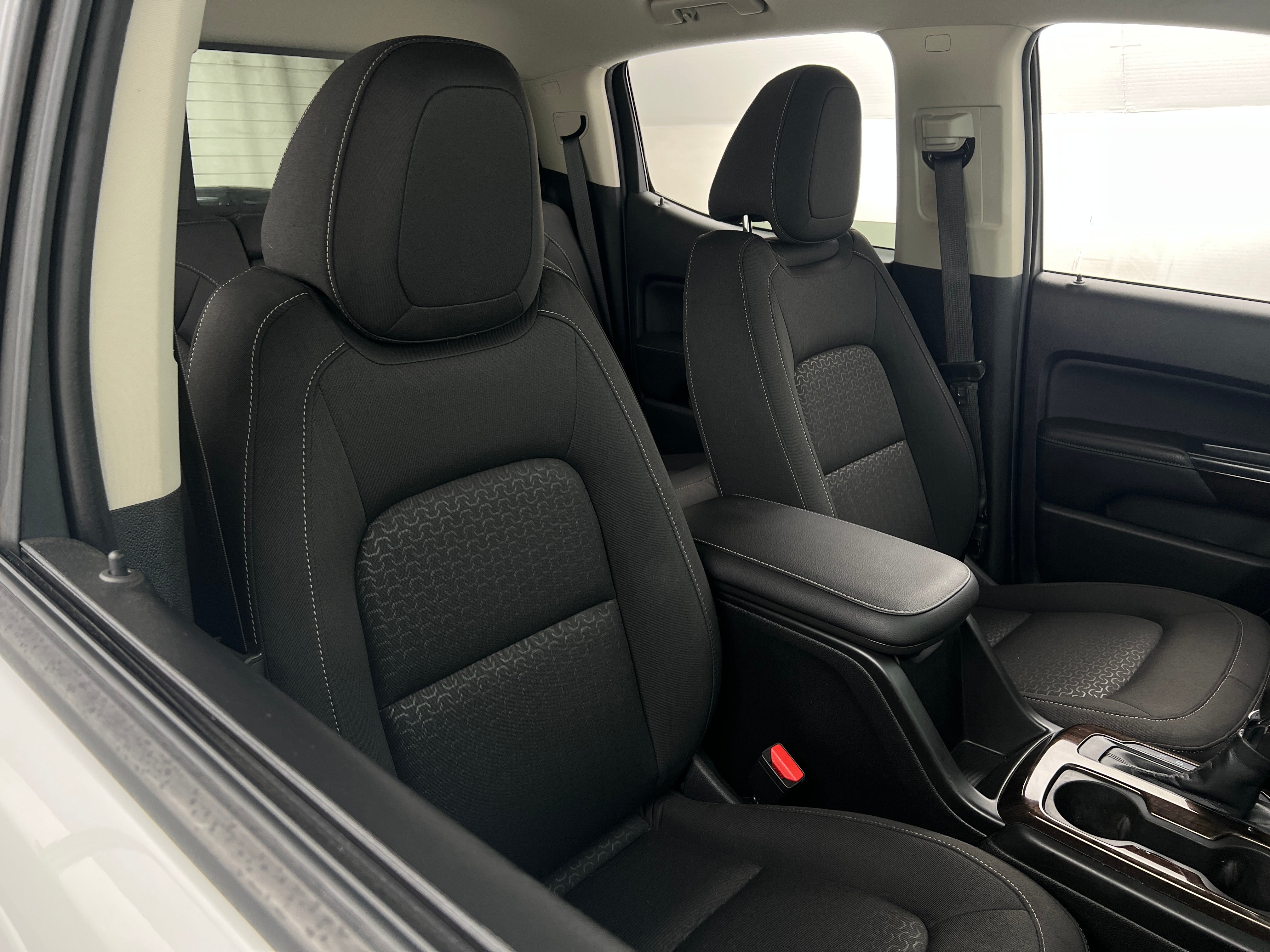 2022 GMC Canyon Elevation 2