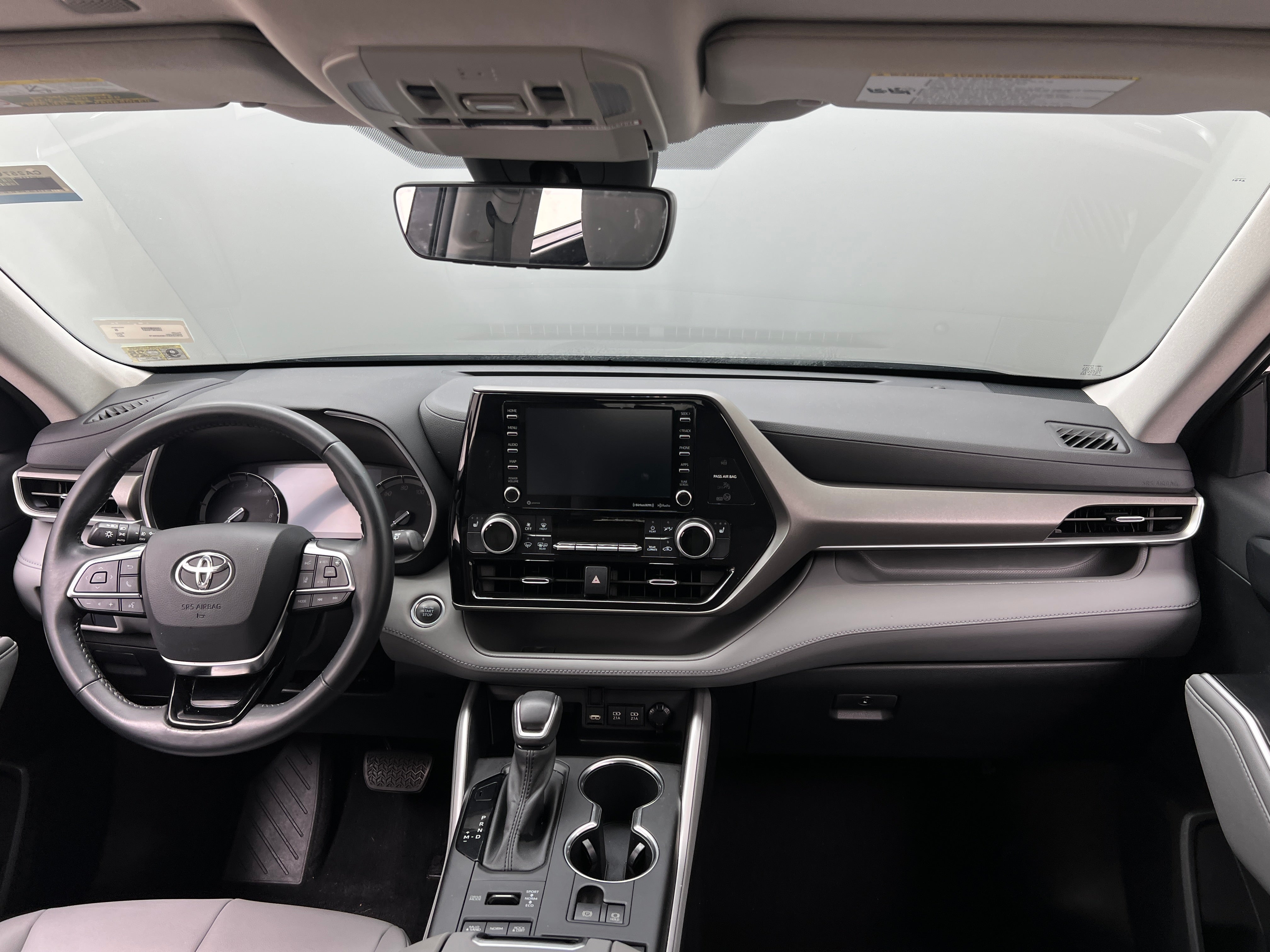 2021 Toyota Highlander XLE 2
