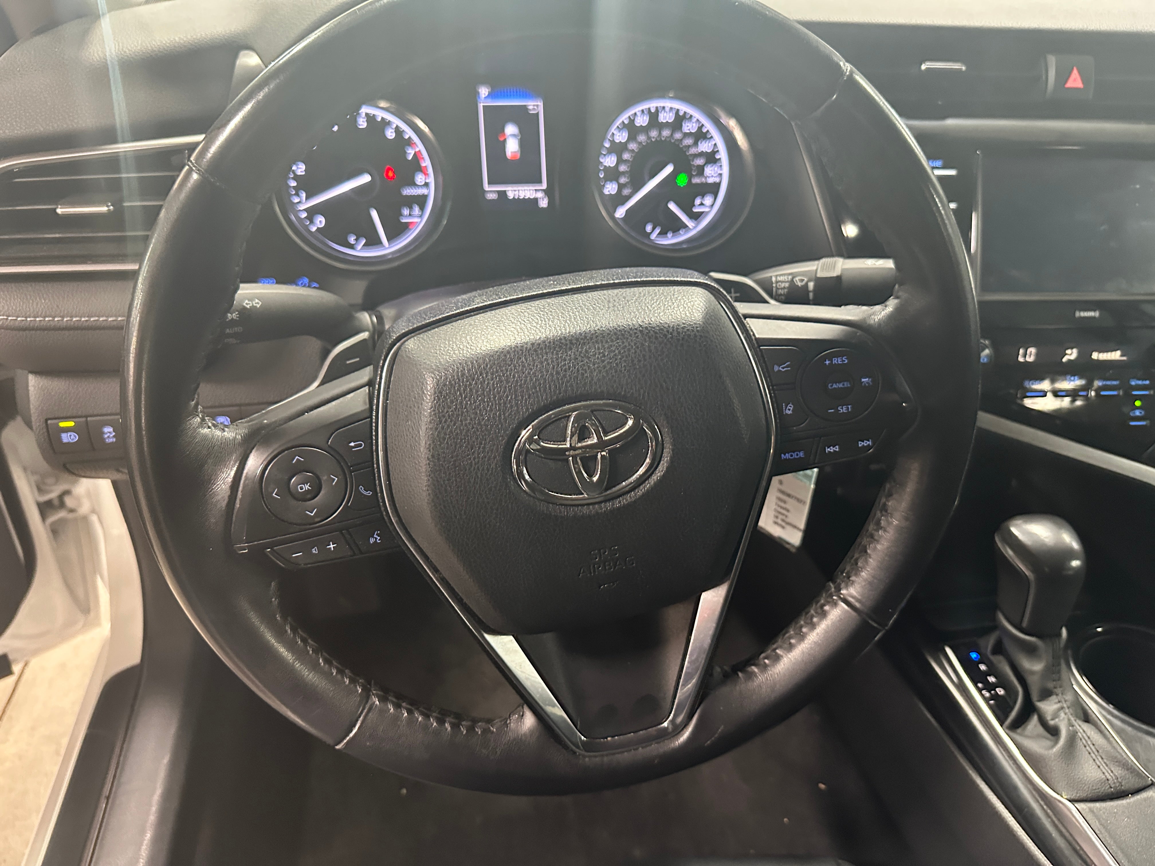 2020 Toyota Camry SE 4