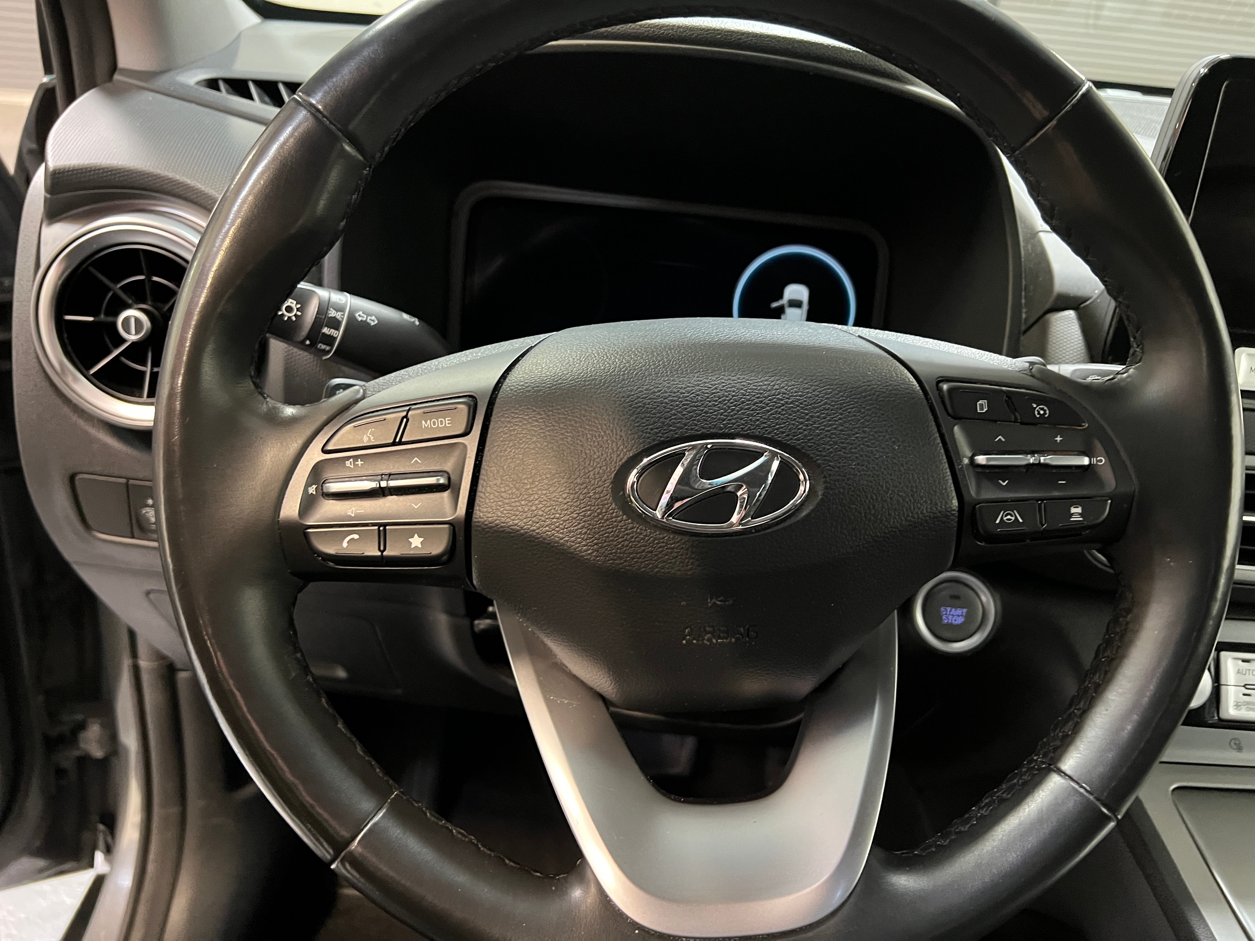 2023 Hyundai Kona Limited 4