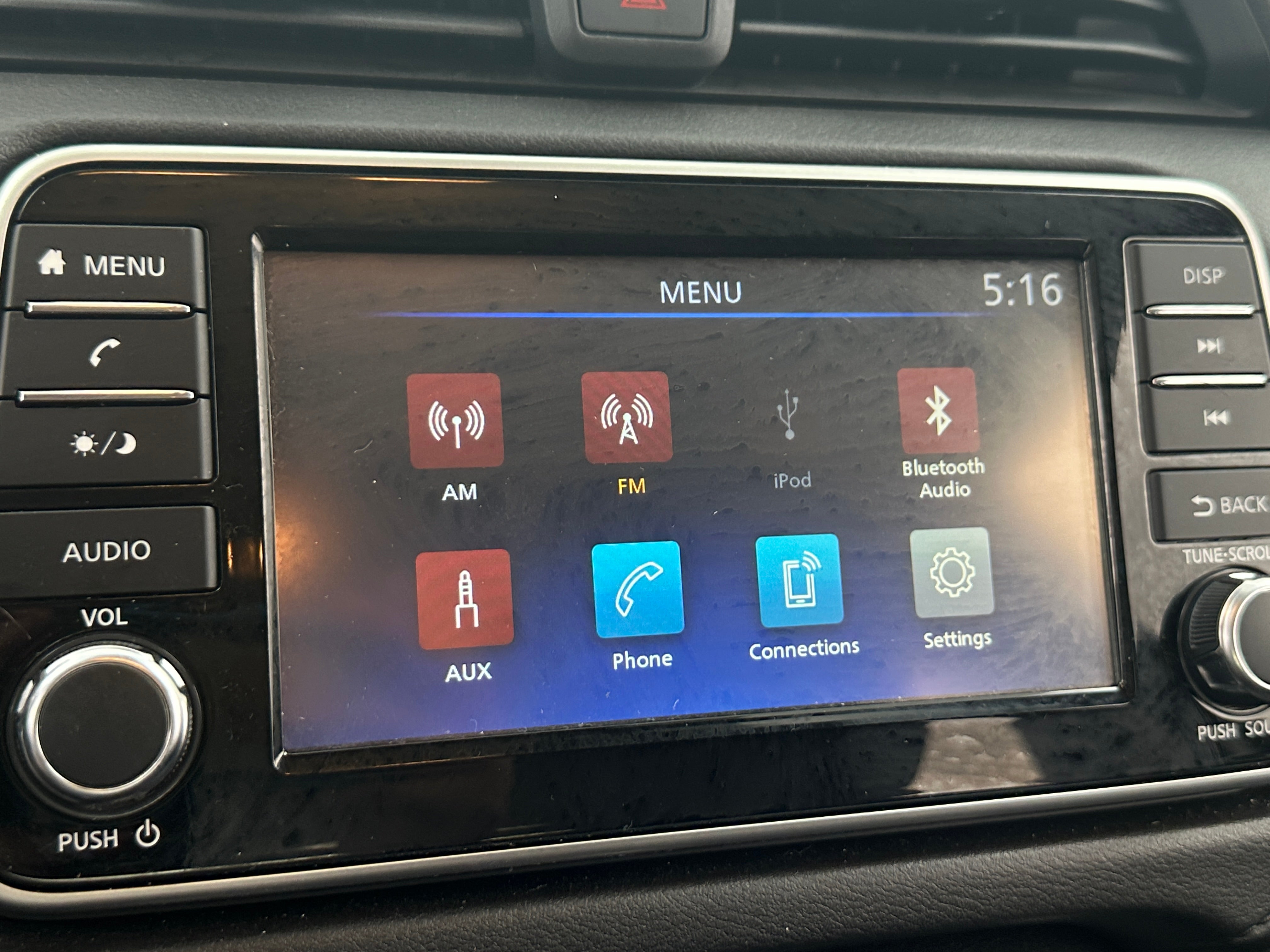 2024 Nissan Versa S 4