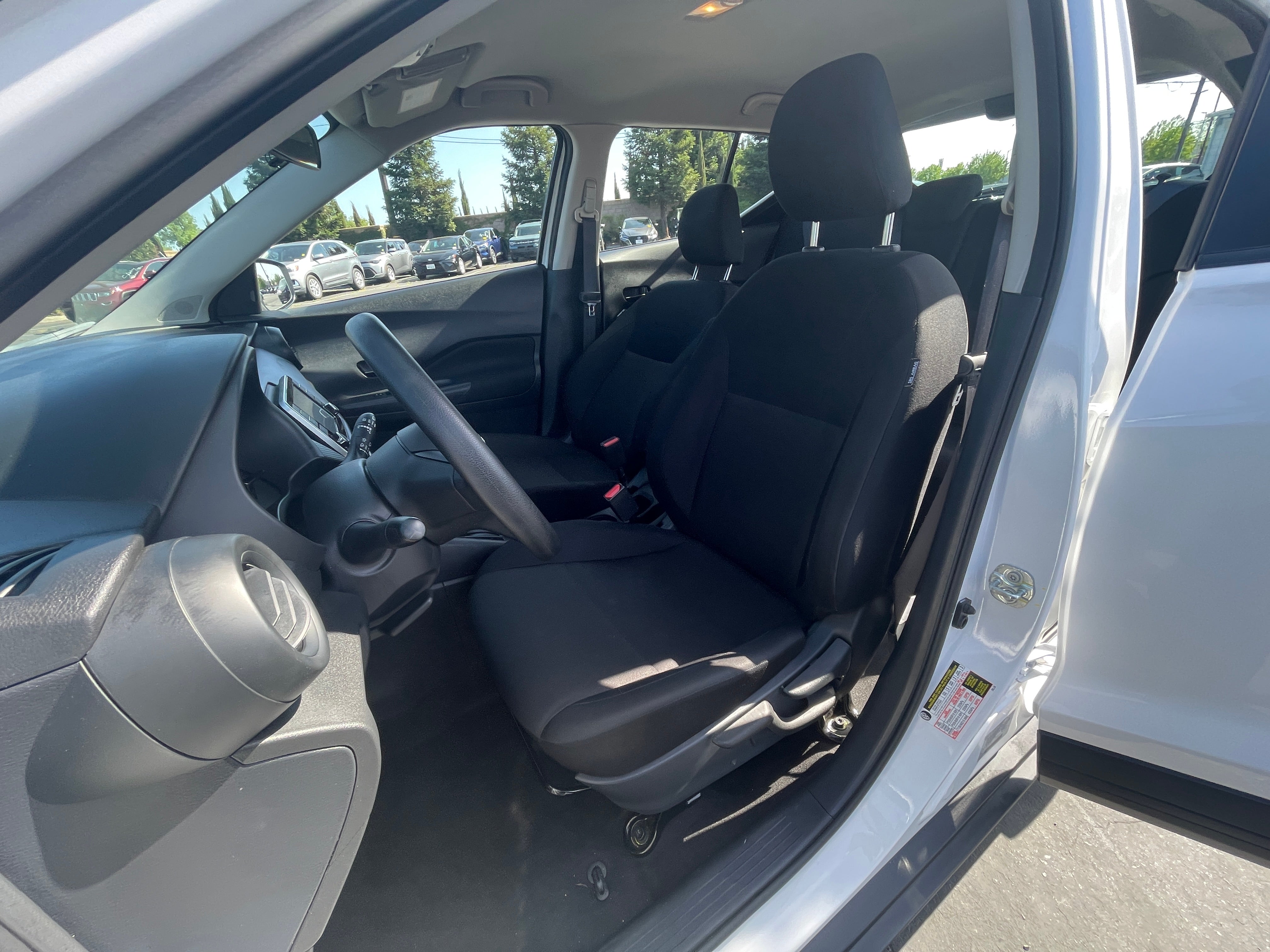 2024 Nissan Kicks S 2