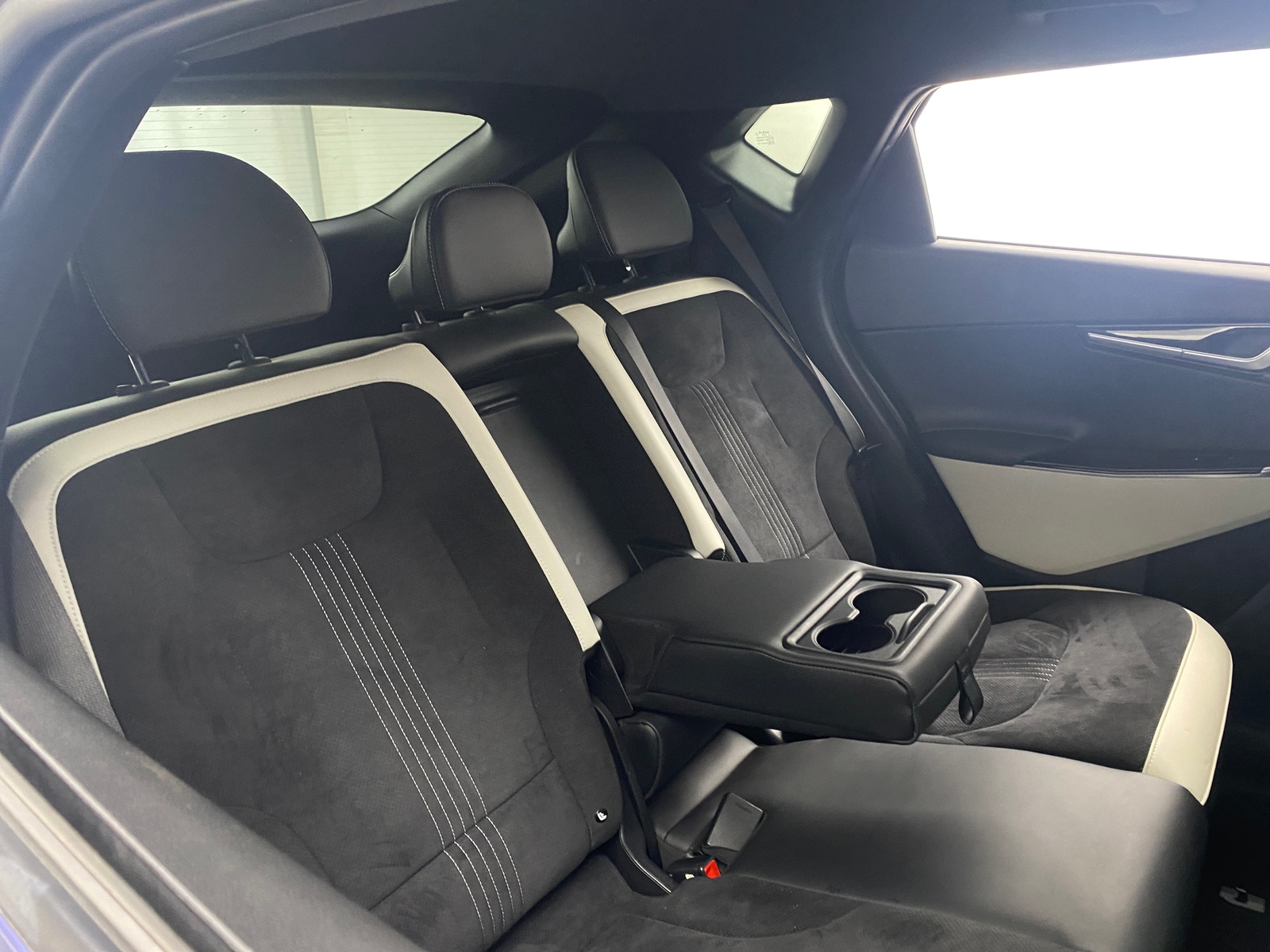 Thumbnail: 2022 Kia EV6 - 5