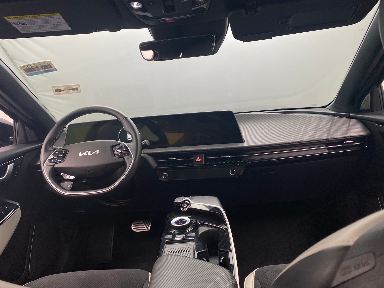 Thumbnail: 2022 Kia EV6 - 2