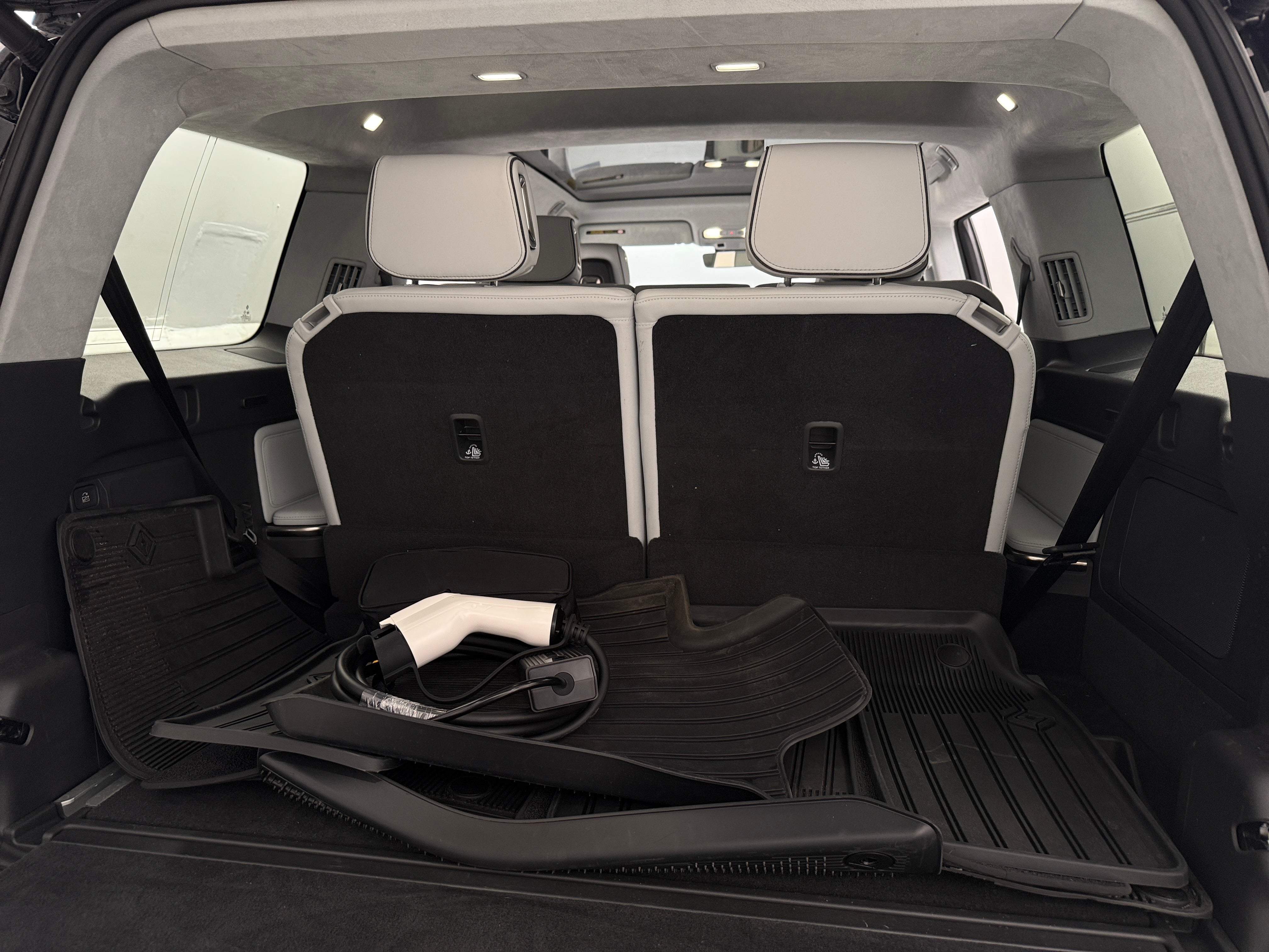 2023 Rivian R1S Adventure 6