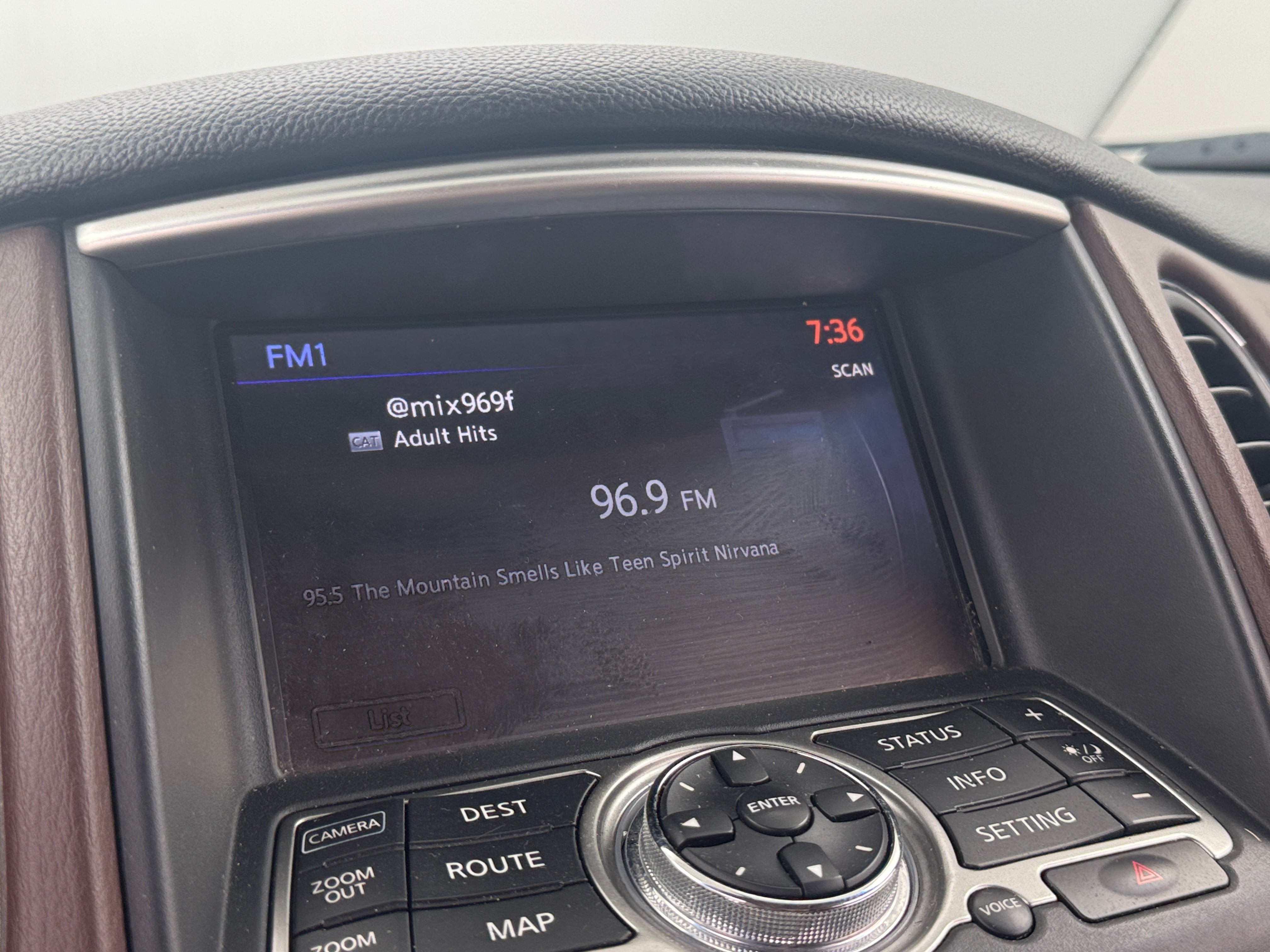 2016 INFINITI QX50 Base 3