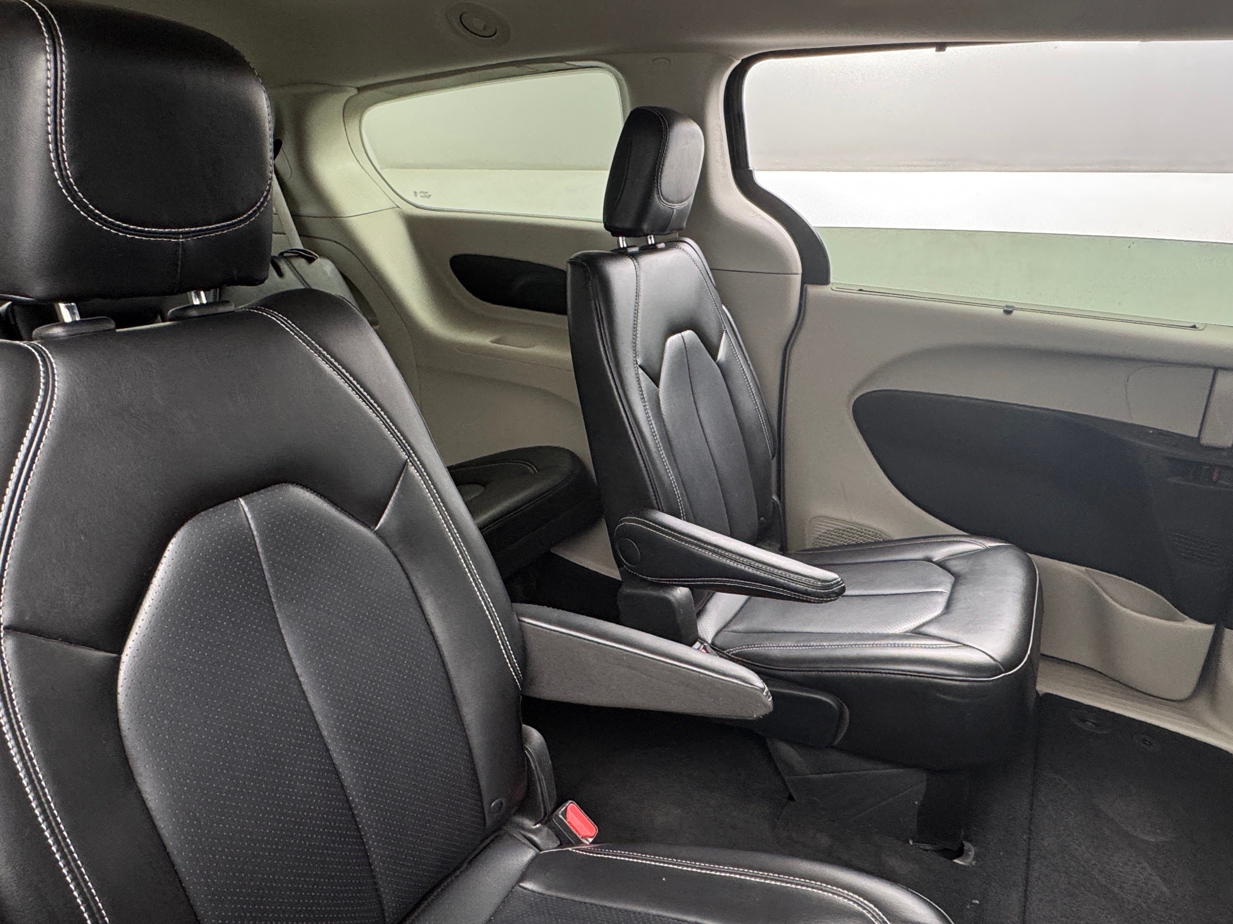 2023 Chrysler Pacifica Touring L 5