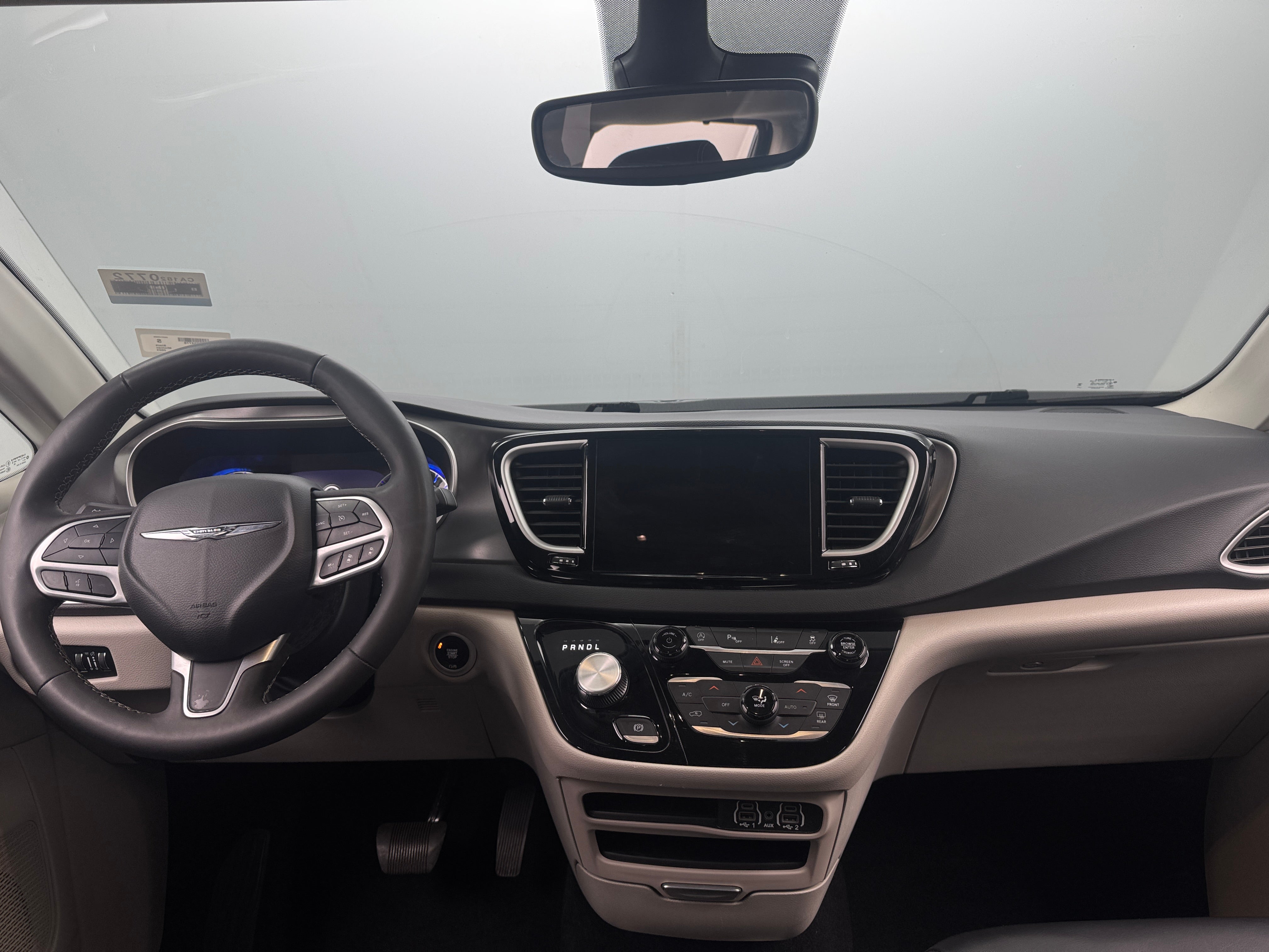 2023 Chrysler Pacifica Touring L 2