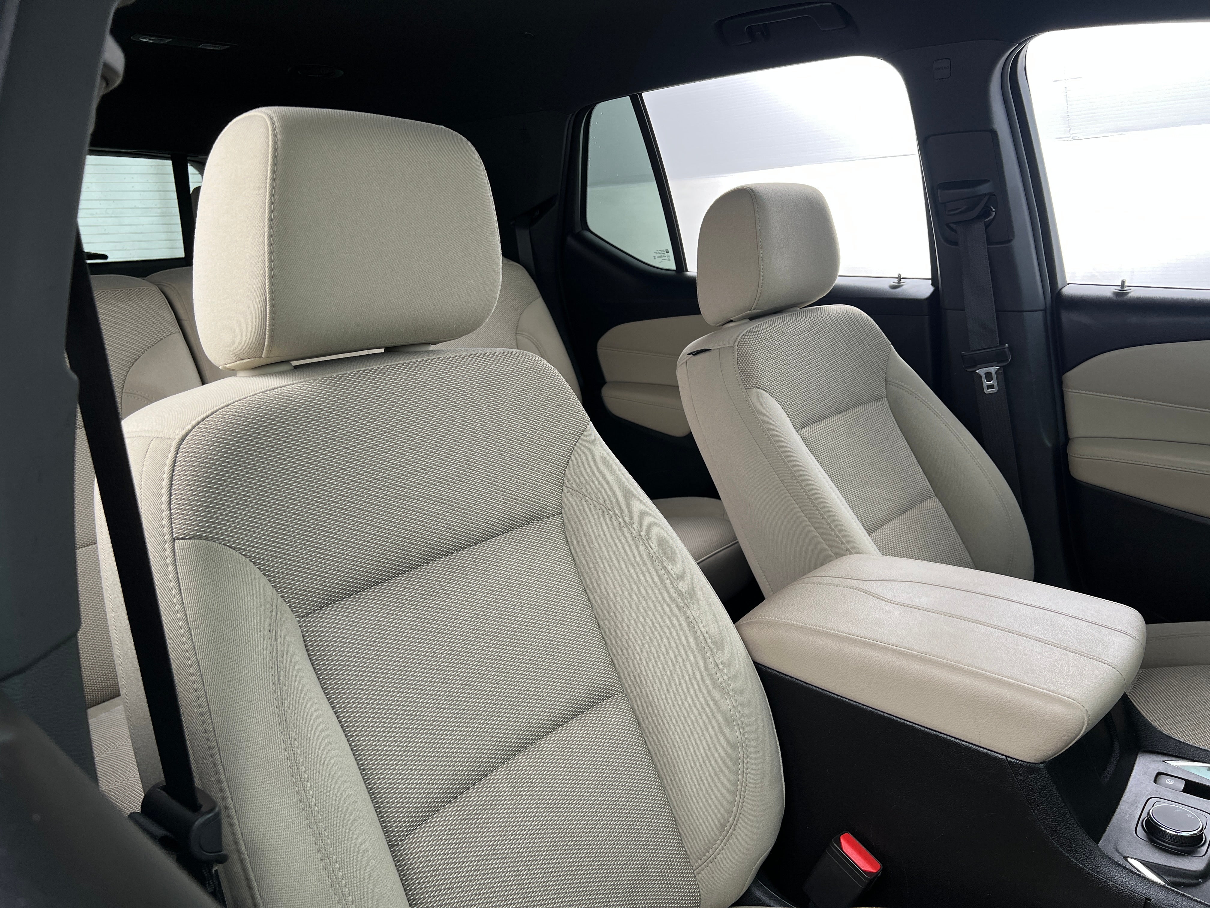 2023 Chevrolet Traverse LS 2