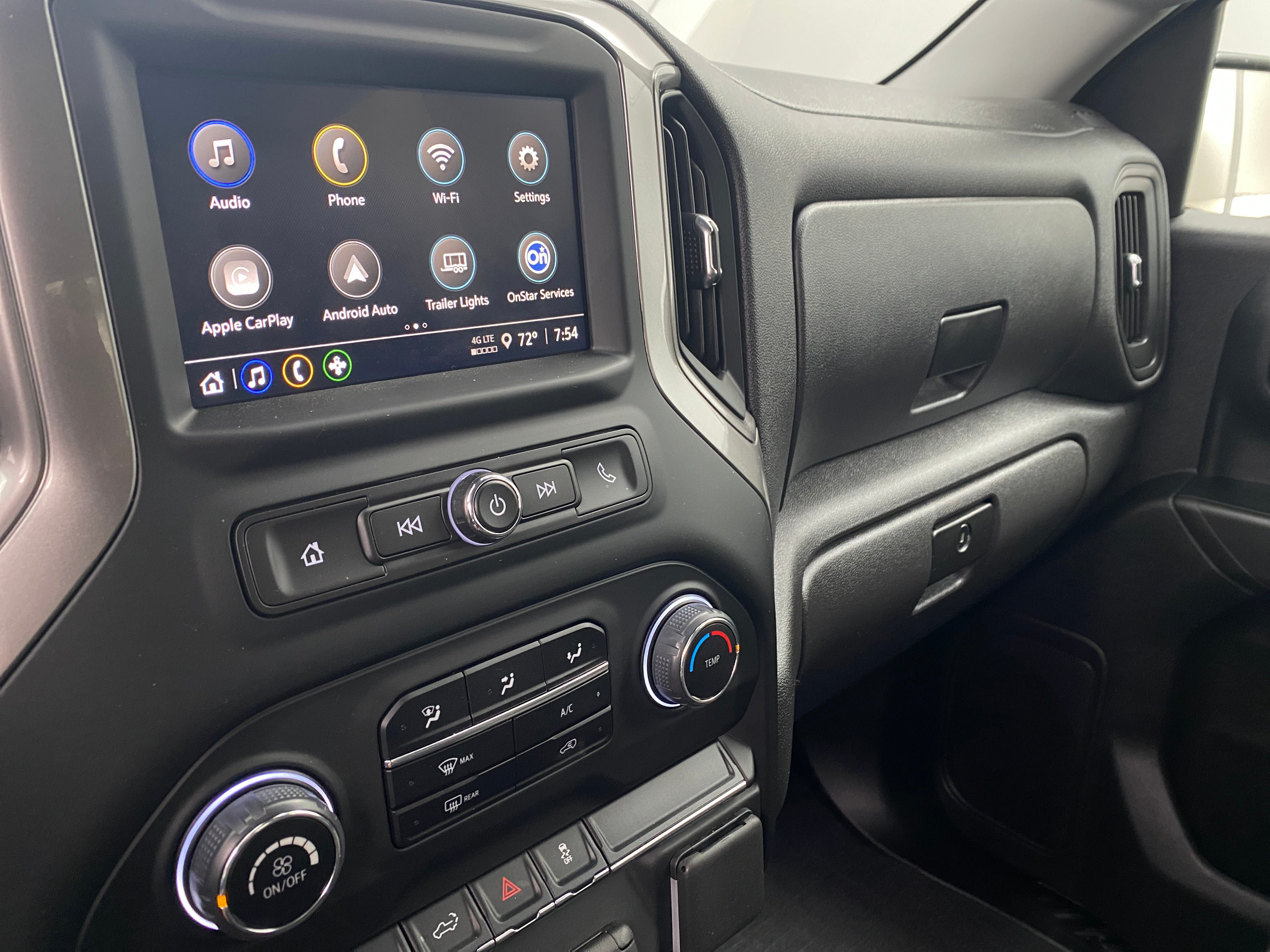 2024 Chevrolet Silverado 1500 Custom 4