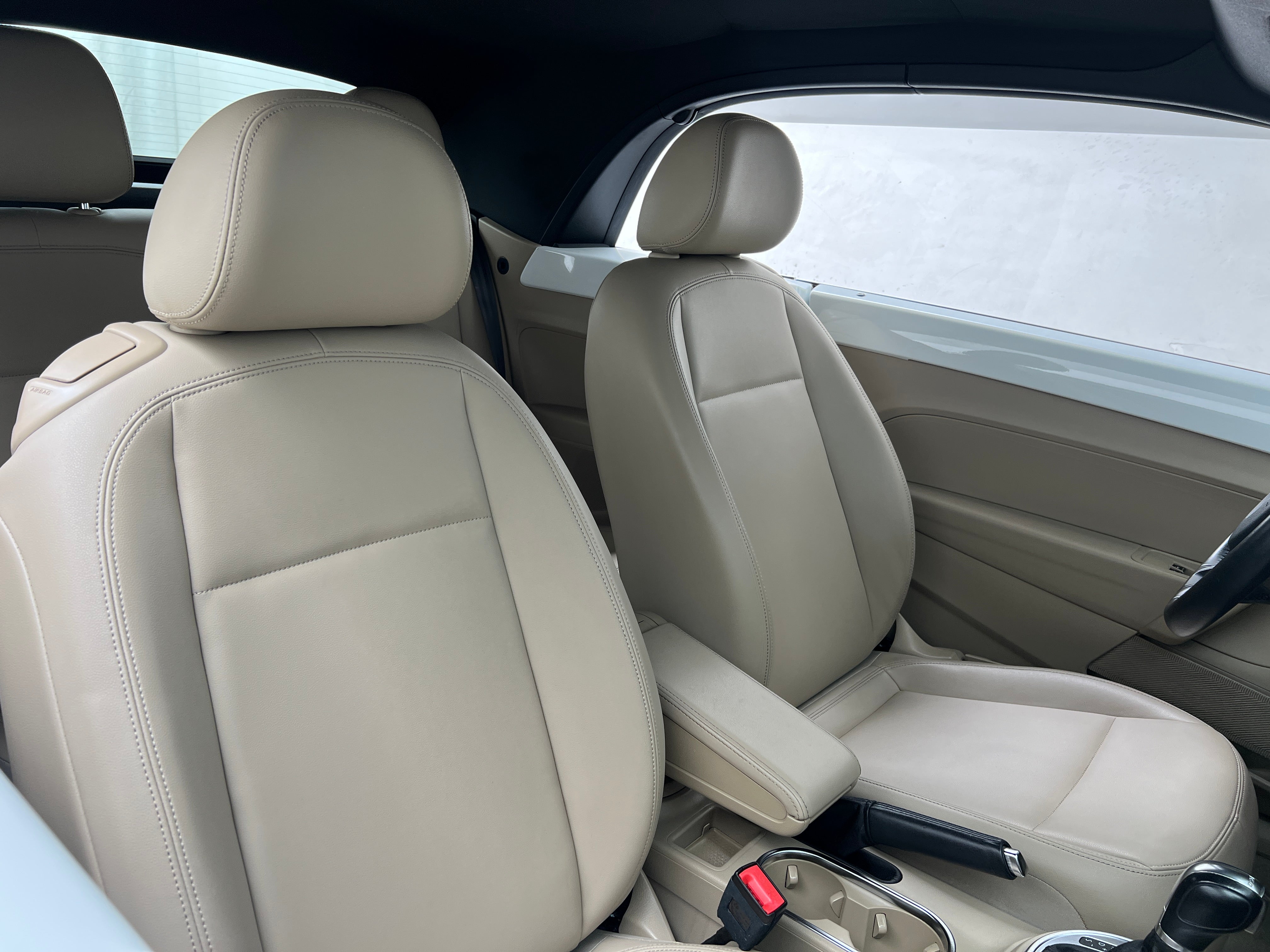 2014 Volkswagen Beetle  2