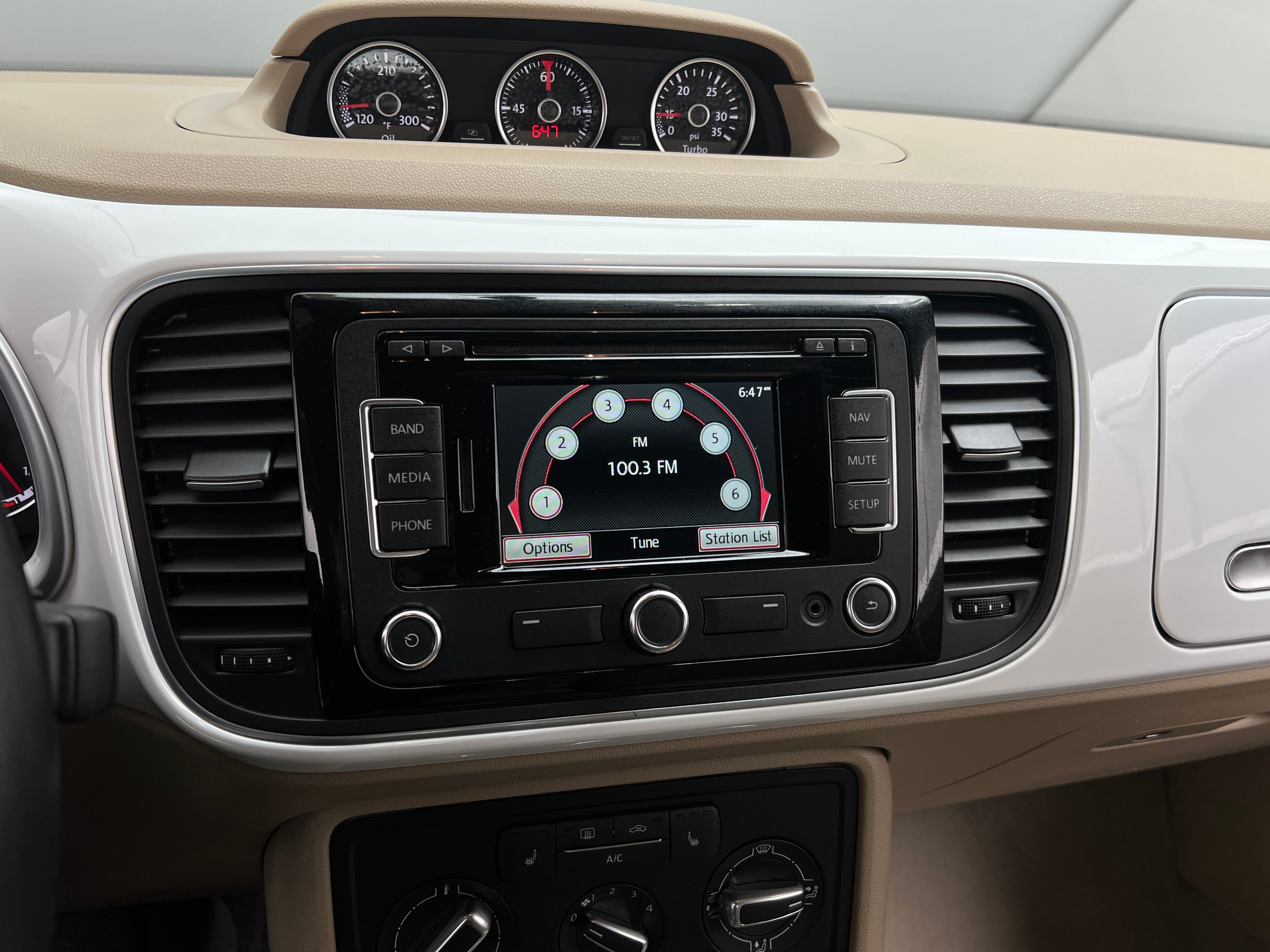 2014 Volkswagen Beetle  4