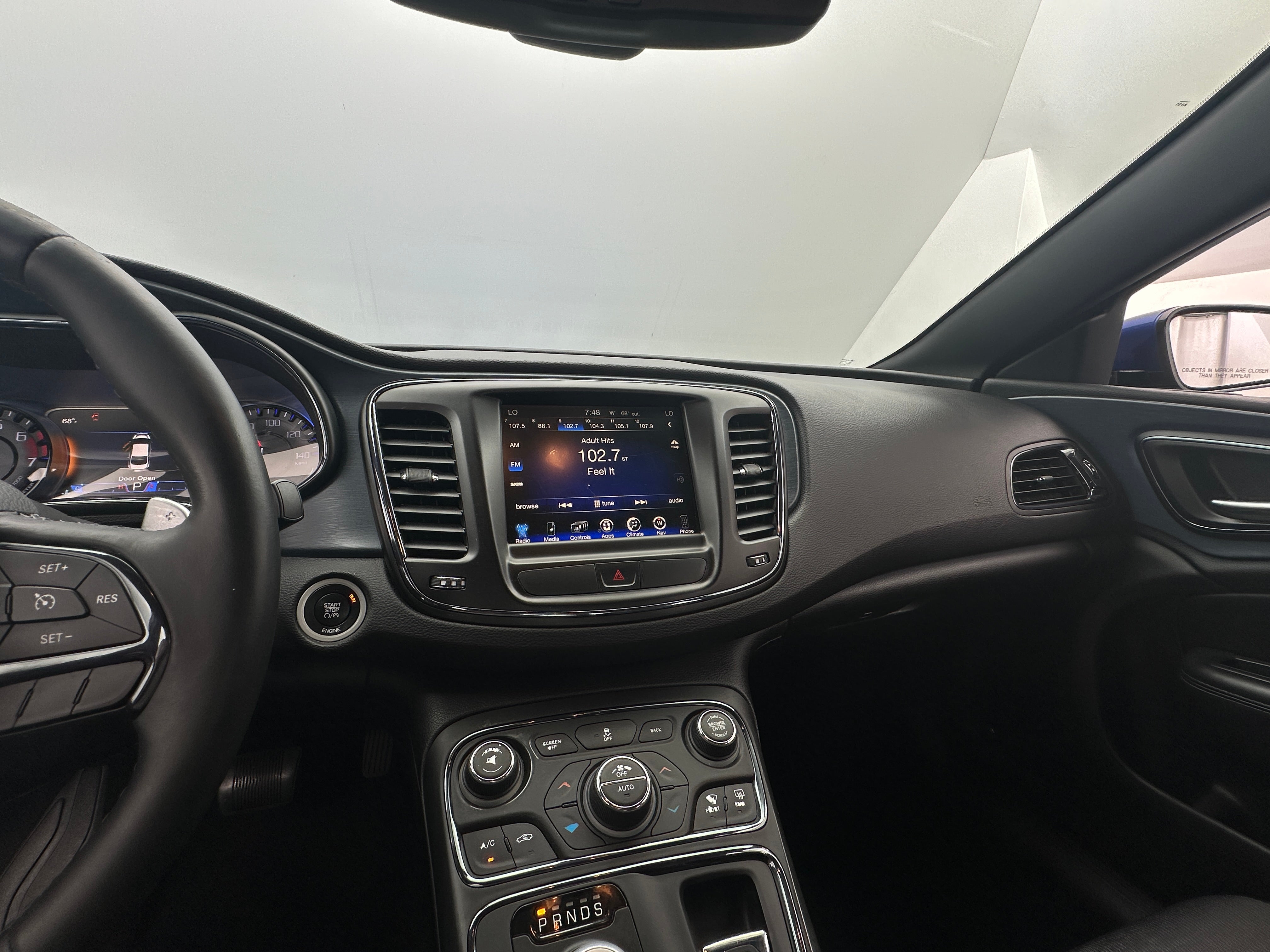 2015 Chrysler 200 S 3