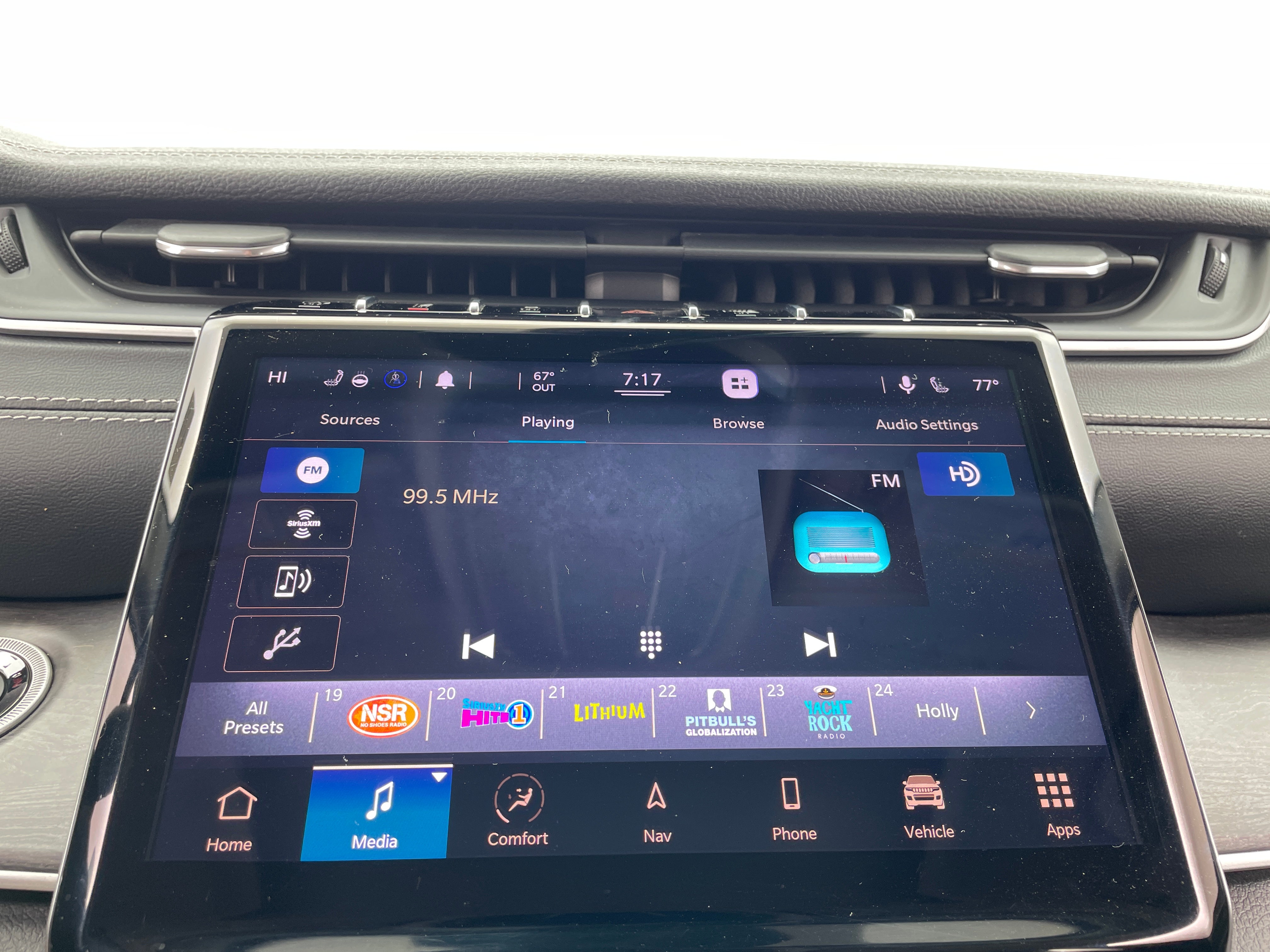 2021 Jeep Grand Cherokee L Limited Edition 3
