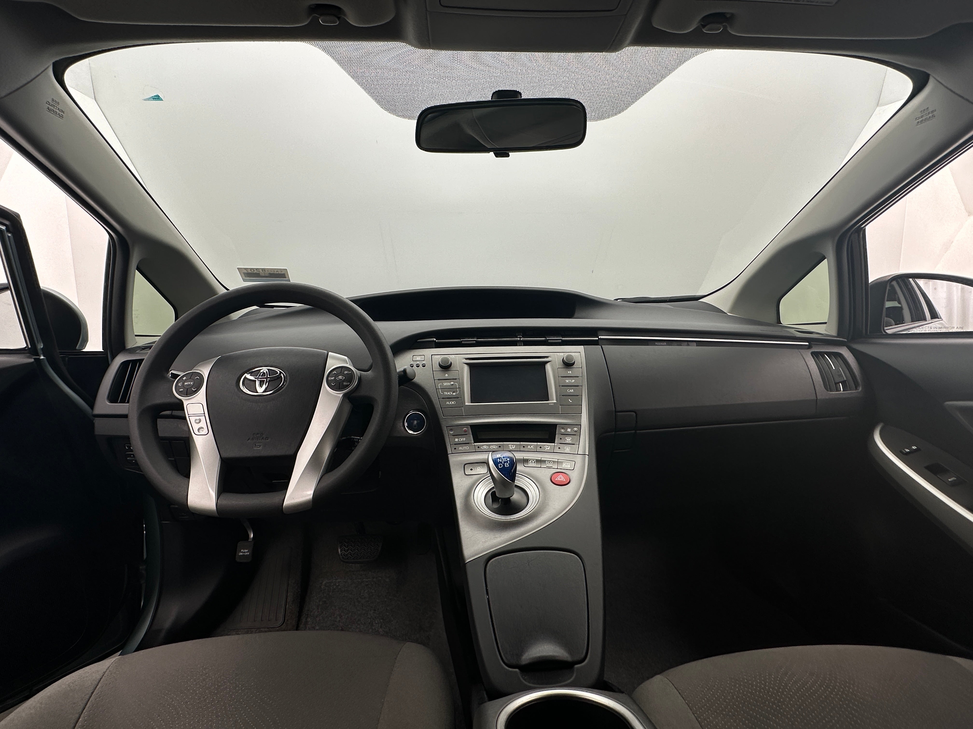2015 Toyota Prius Two 3