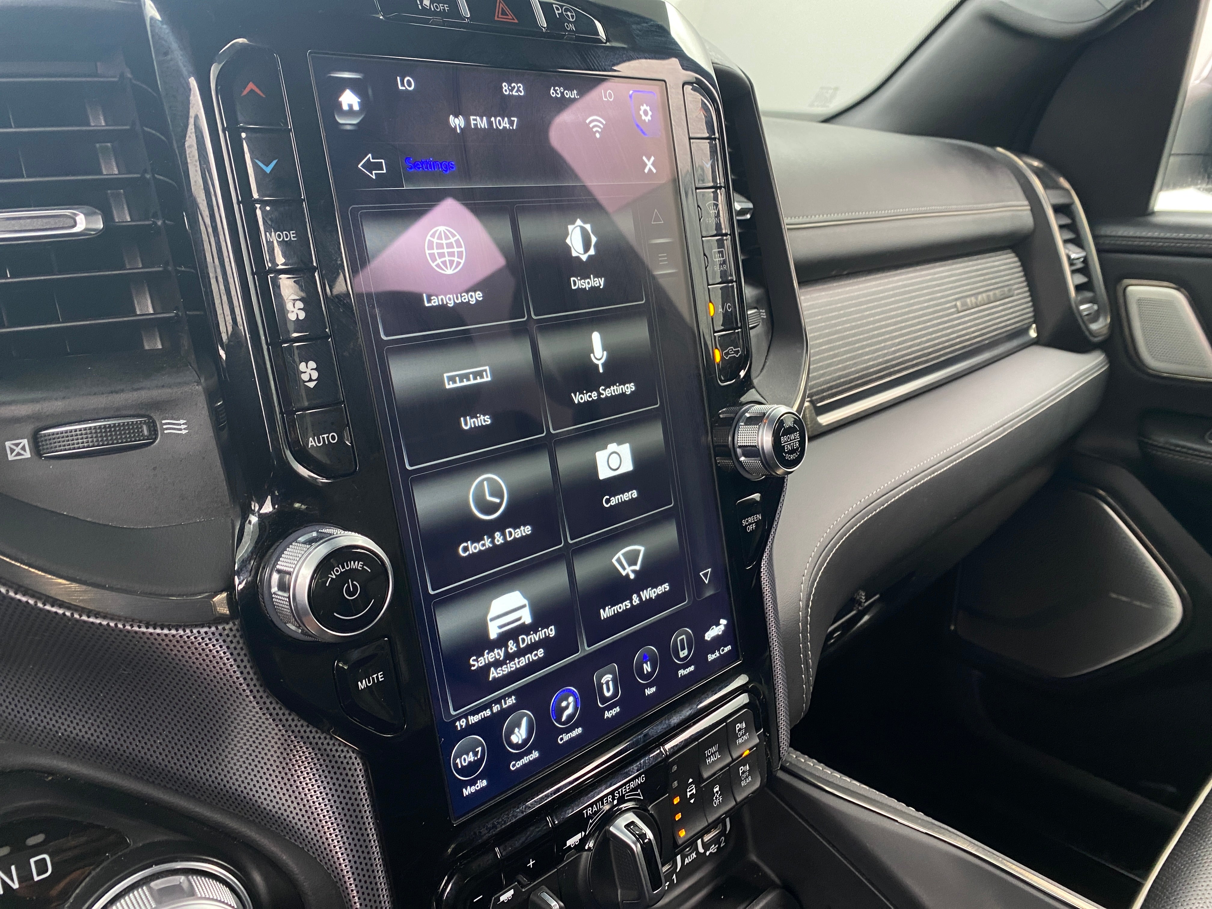 2021 RAM 1500 Limited 3