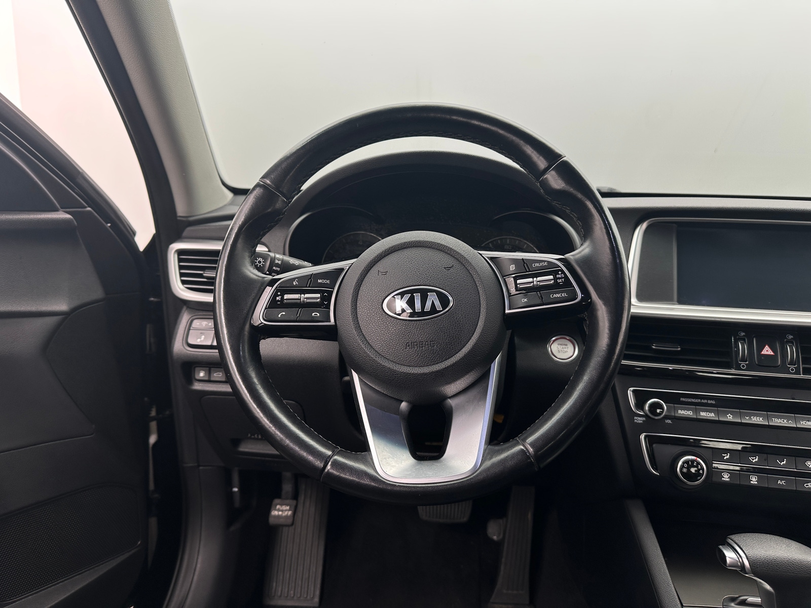 Thumbnail: 2020 Kia Optima - 4