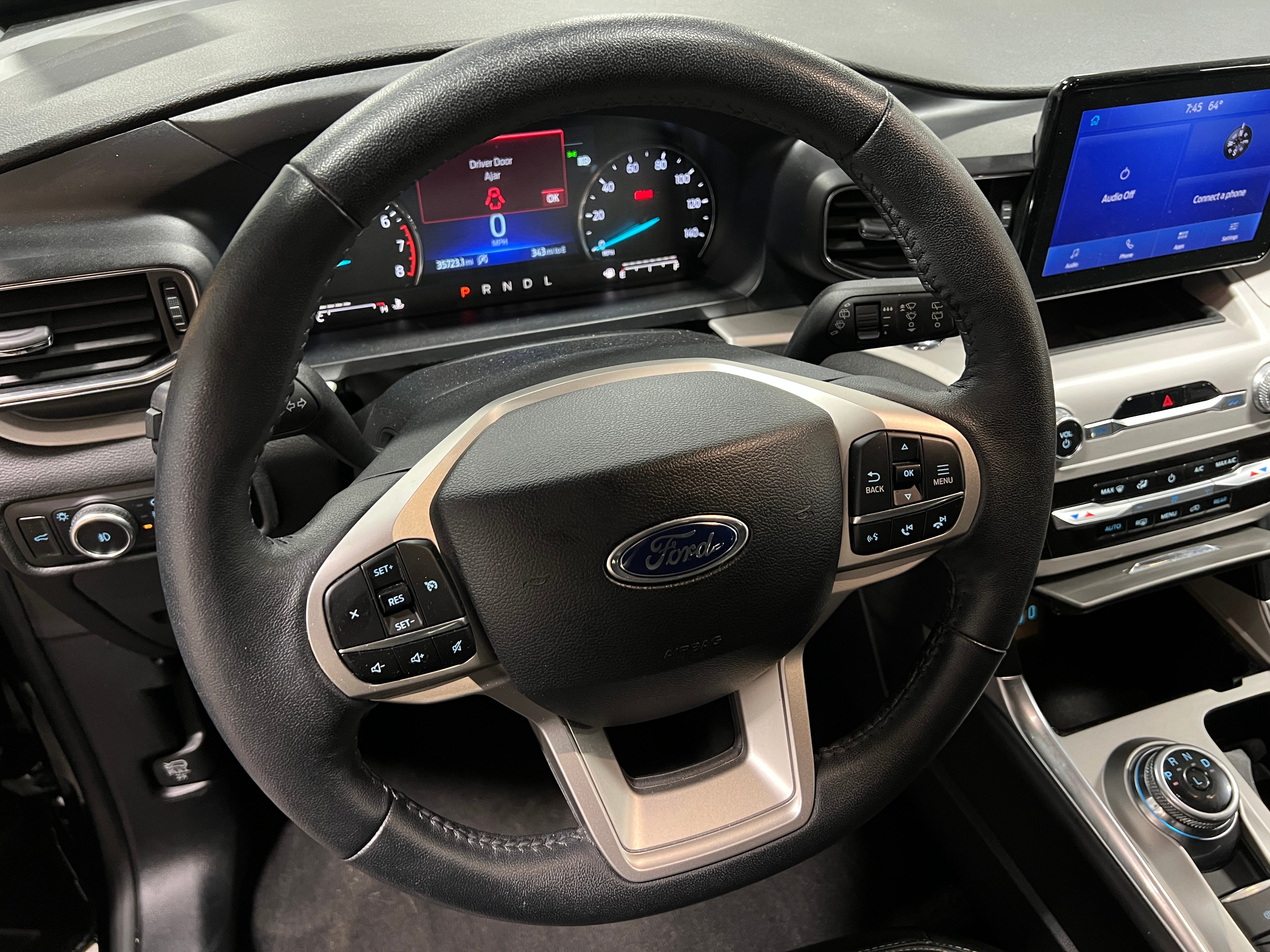 2024 Ford Explorer XLT 4