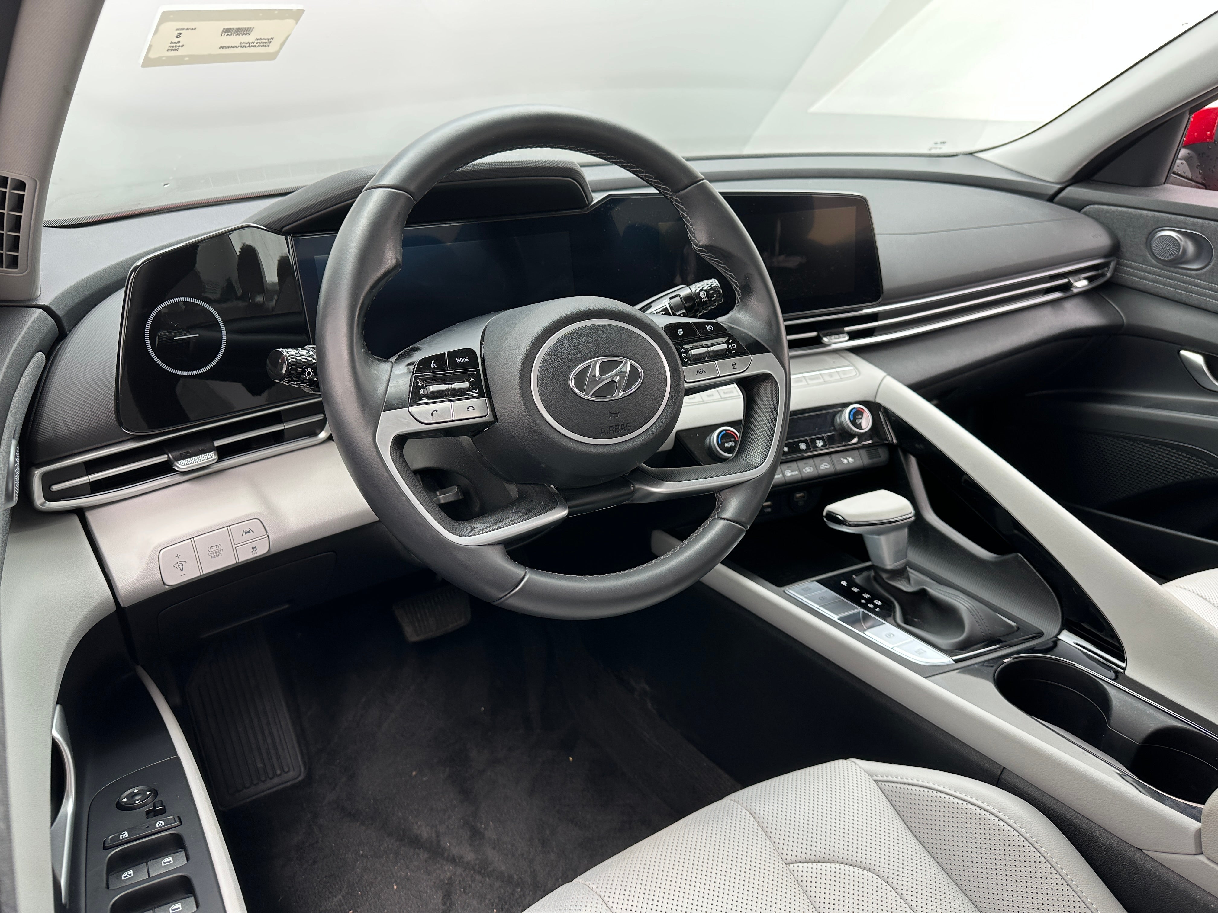 2023 Hyundai Elantra Limited Edition 2