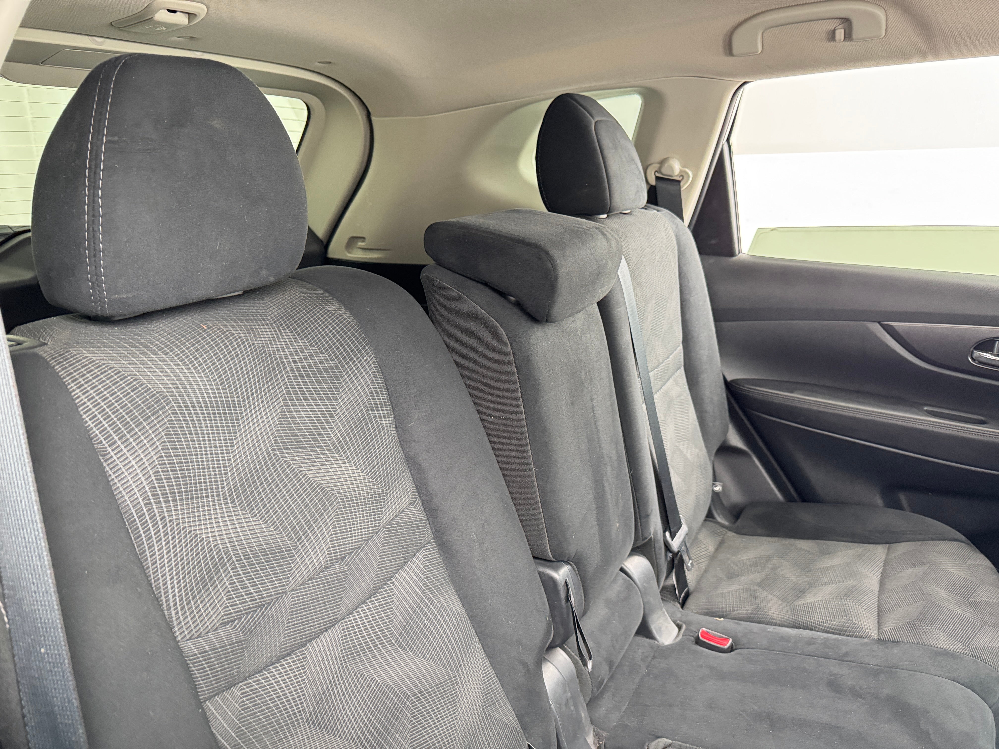 2016 Nissan Rogue SV 6