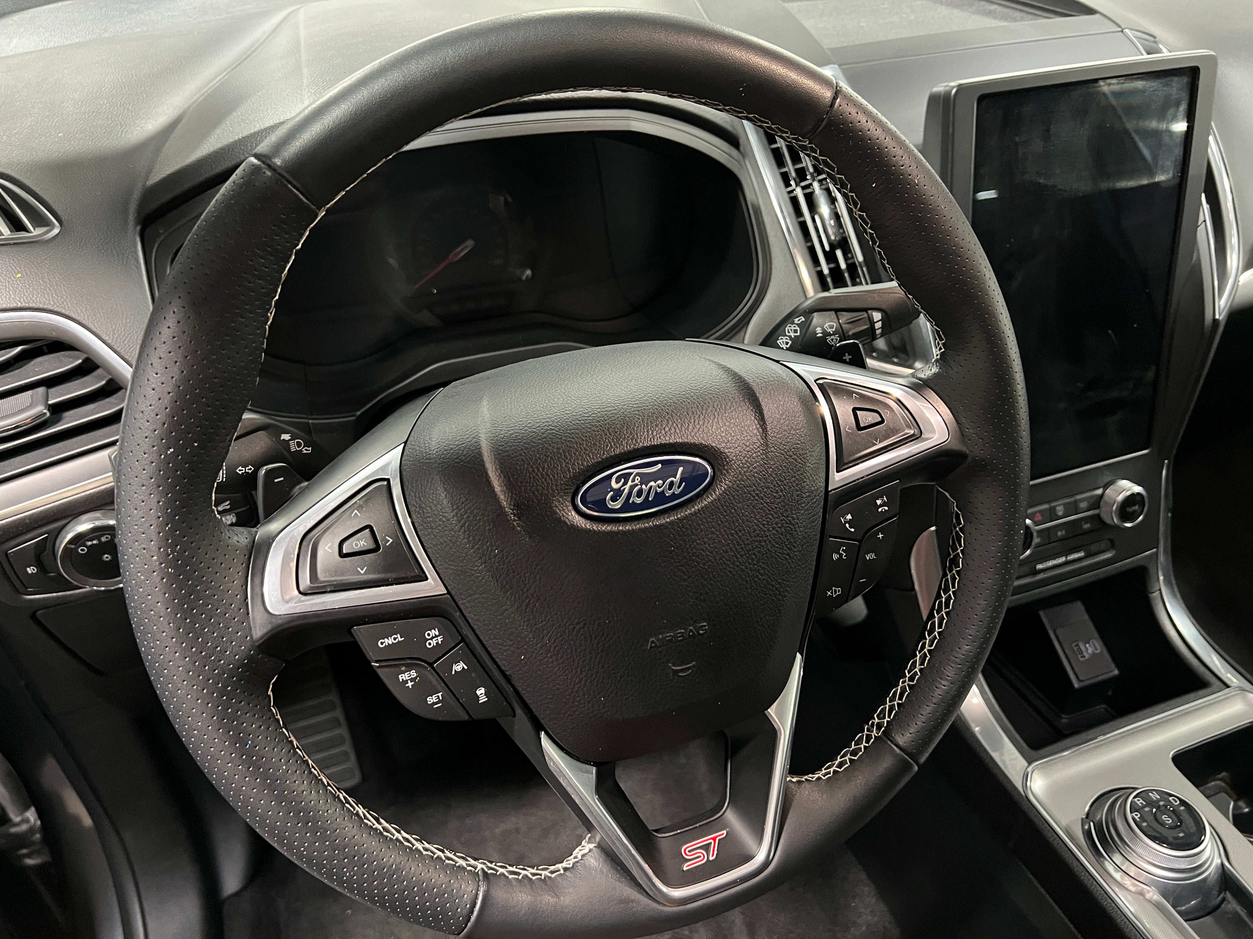 2024 Ford Edge ST 4