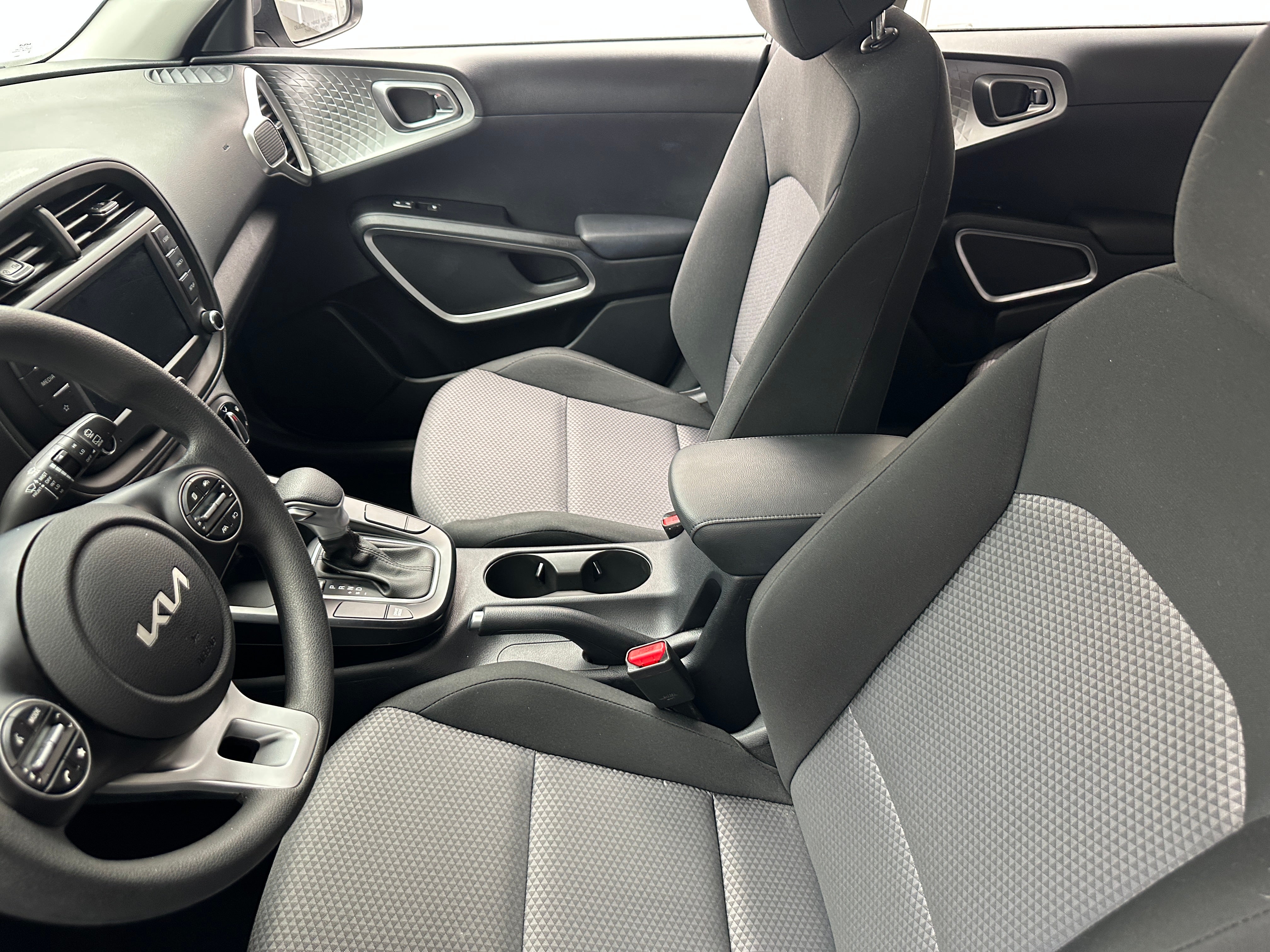 2024 Kia Soul LX 2