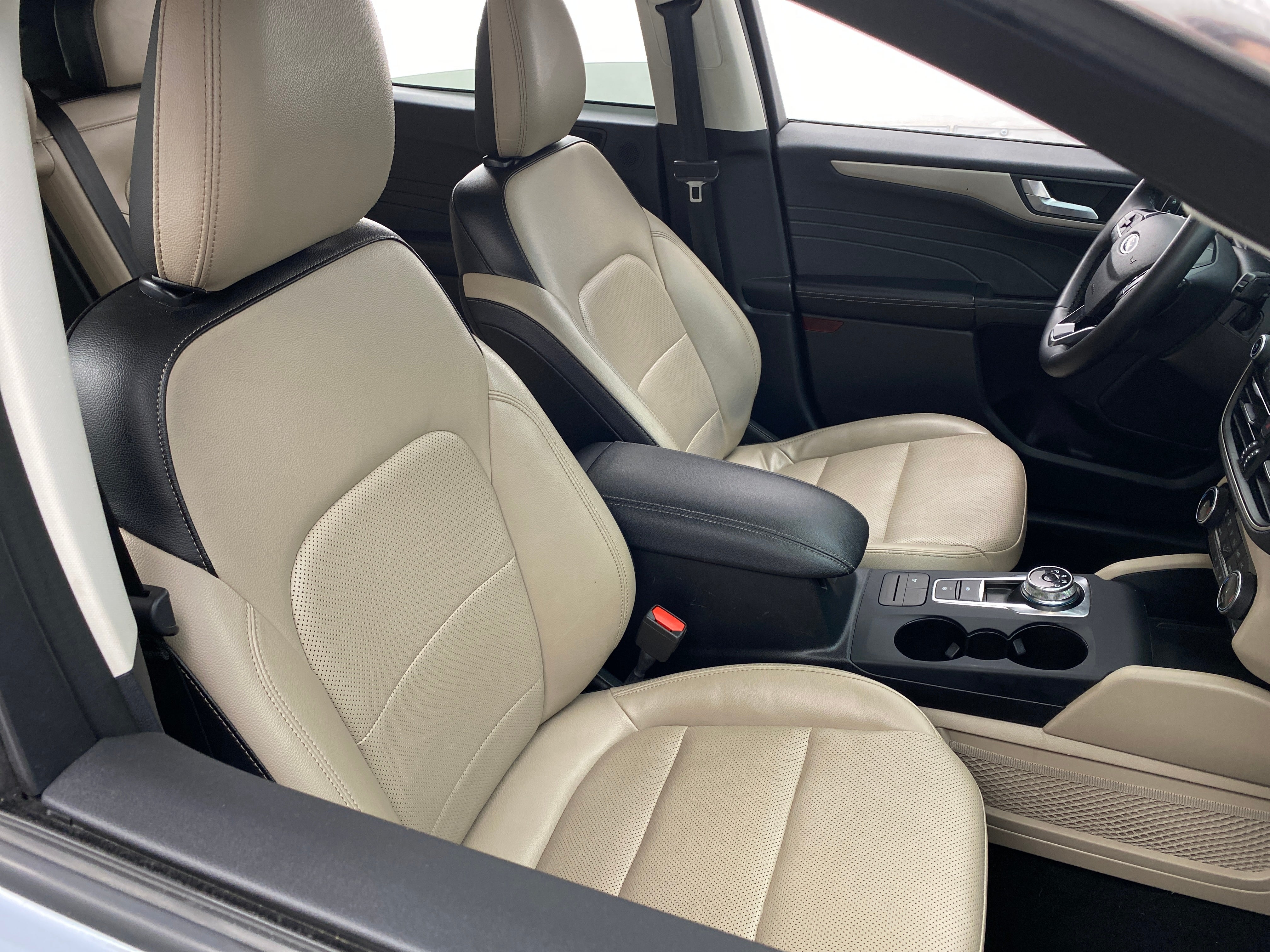 2022 Ford Escape SE Sport Hybrid 2