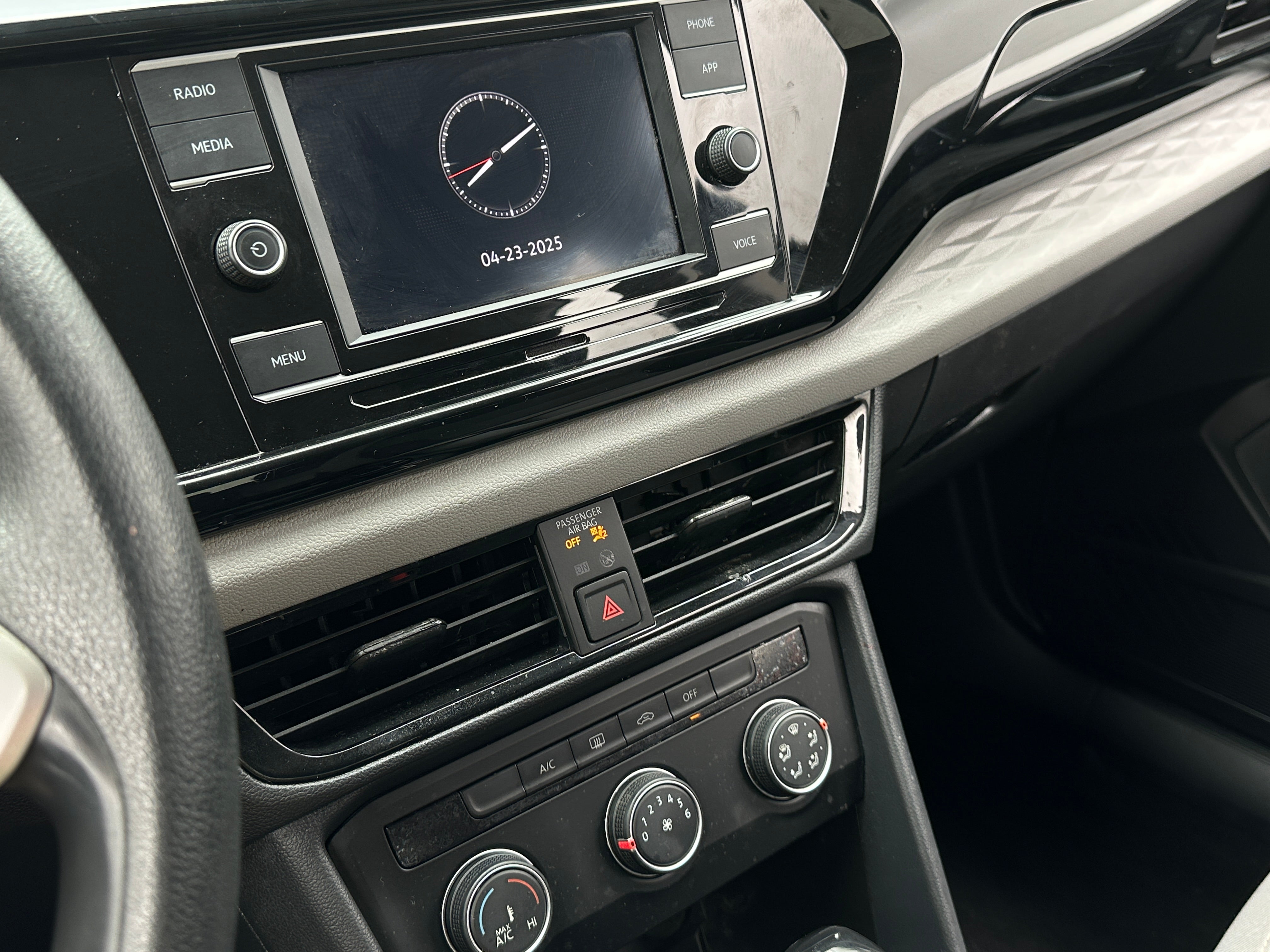 2022 Volkswagen Taos S 4