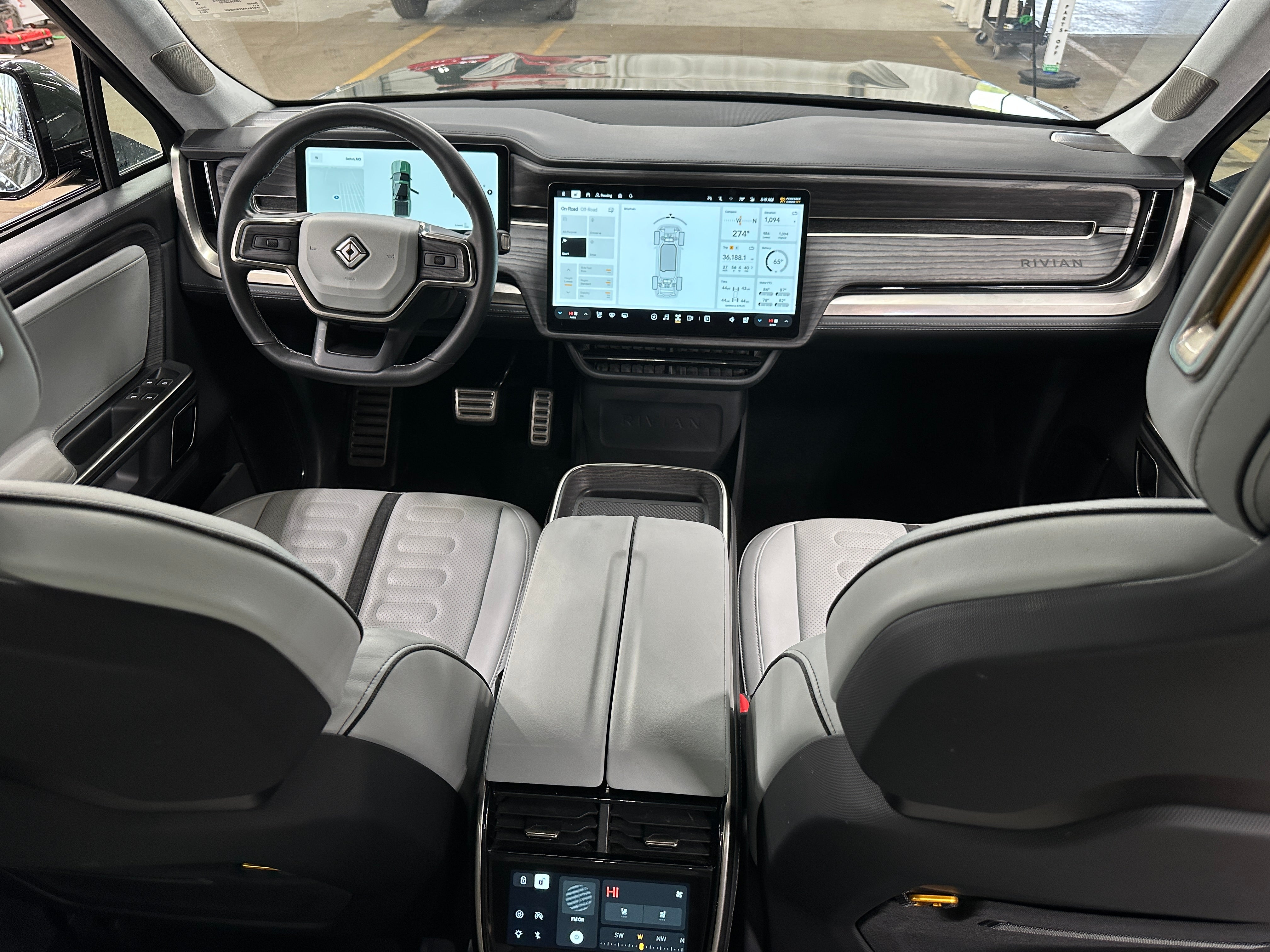 2023 Rivian R1T Adventure 2