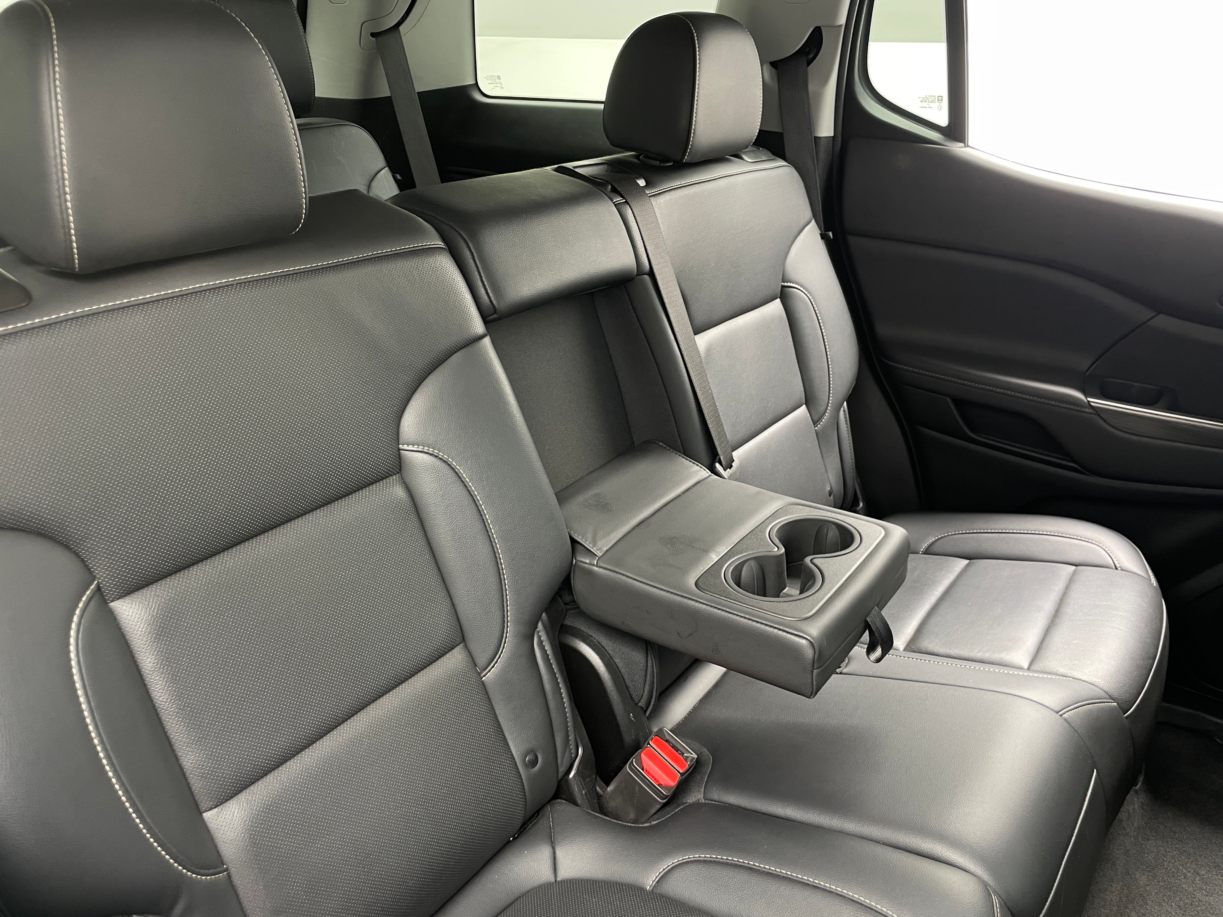 2023 GMC Acadia SLT 5