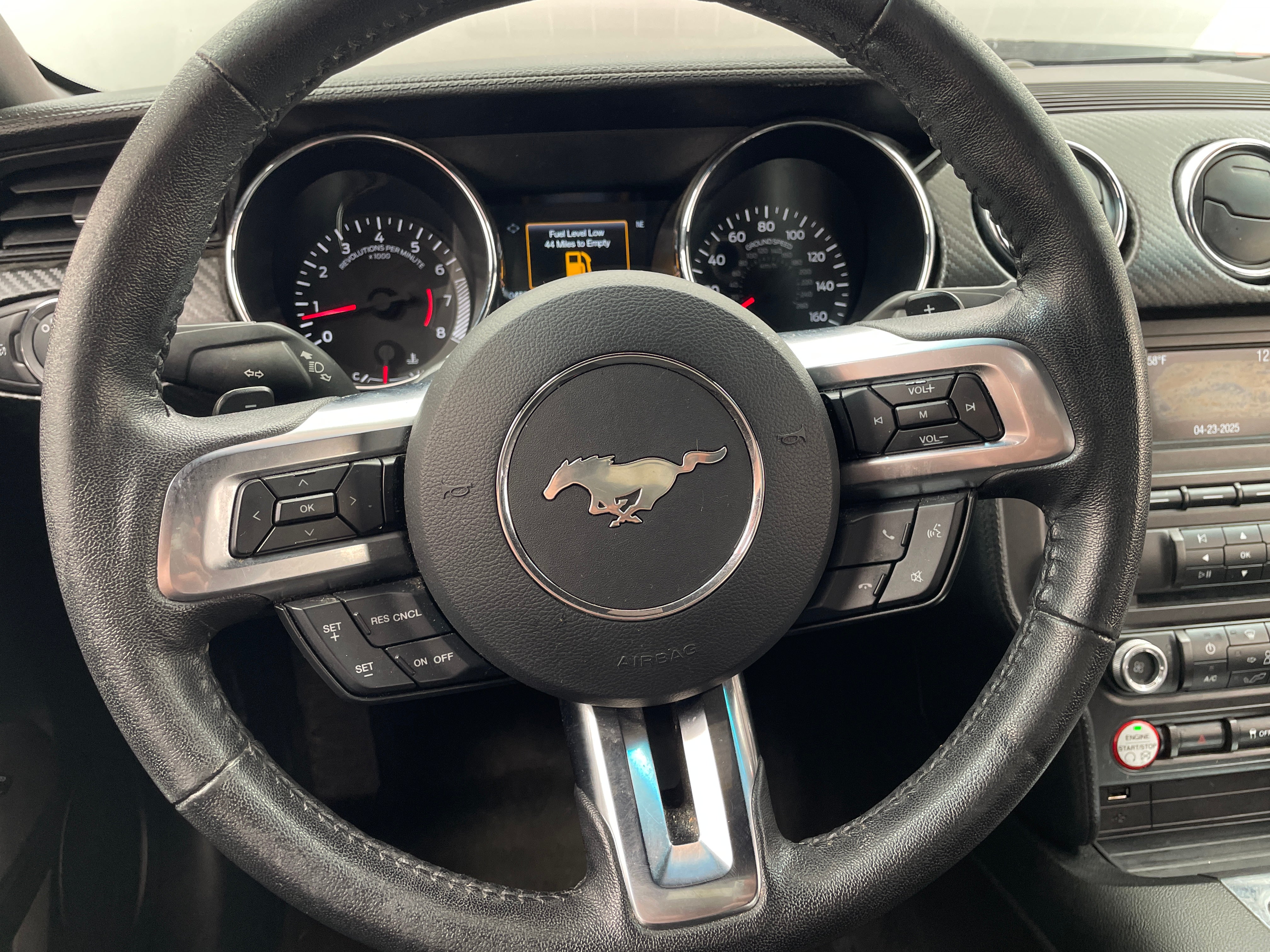 2017 Ford Mustang V6 4