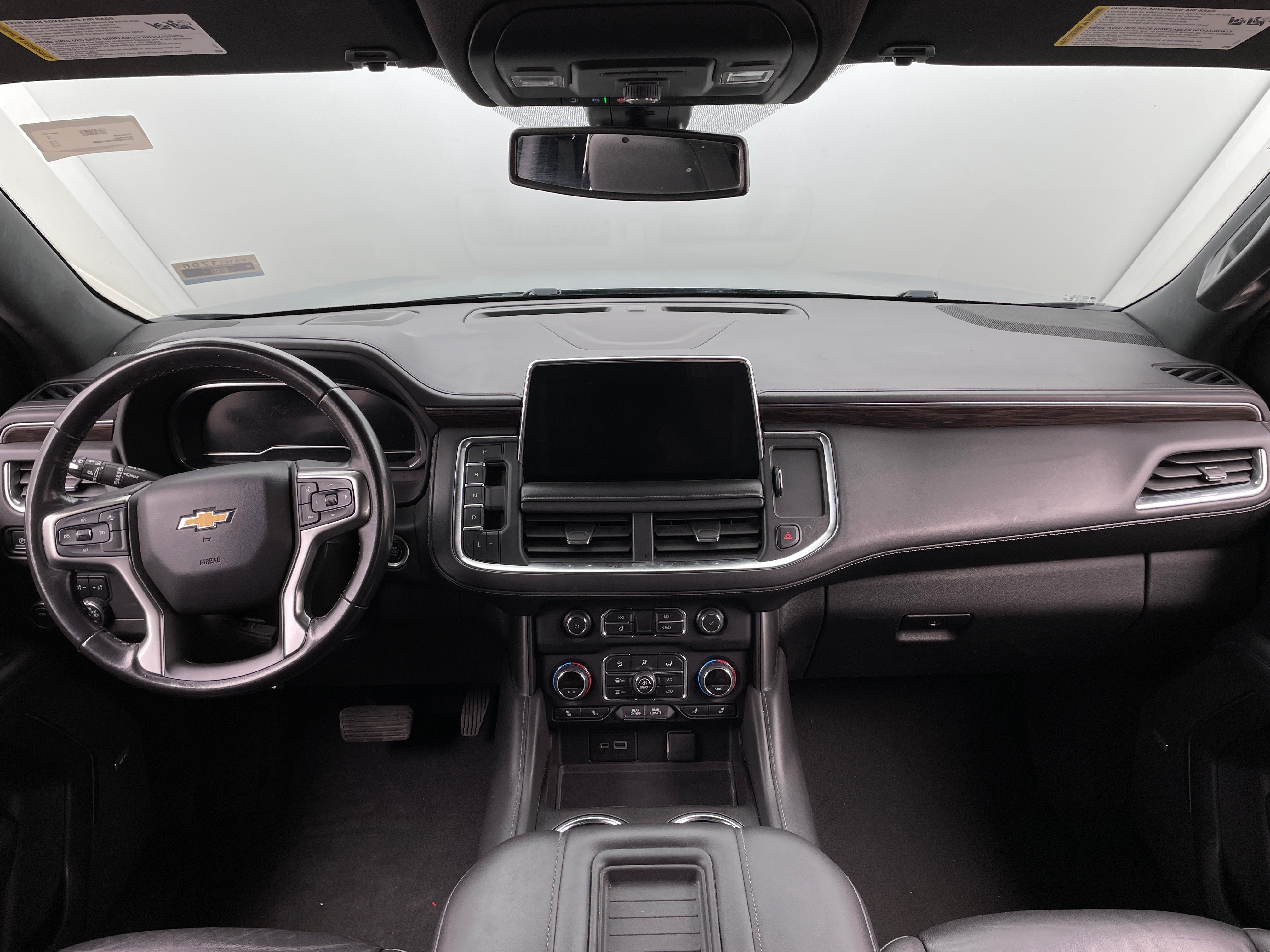 2022 Chevrolet Suburban LT 2