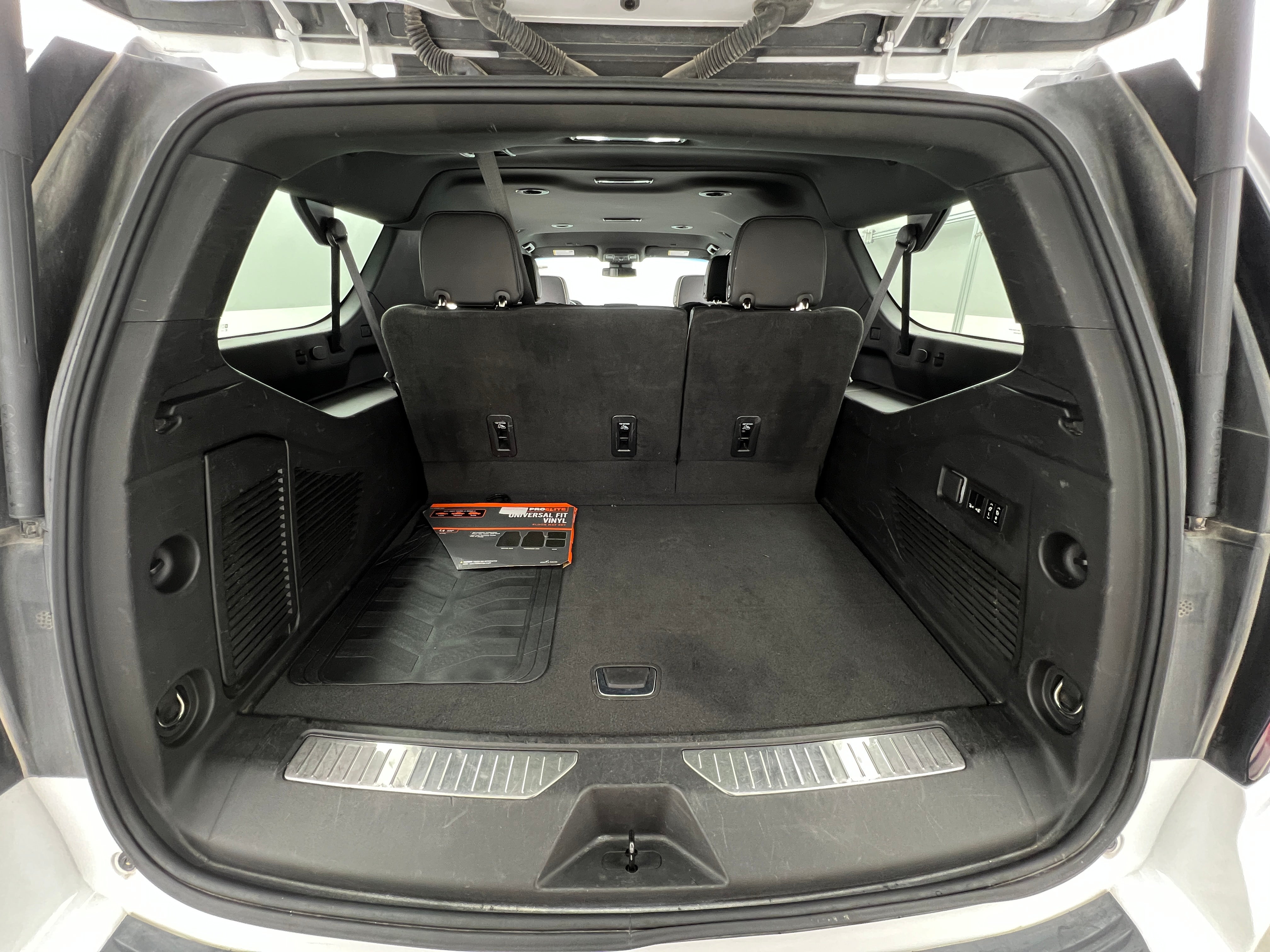 2023 Chevrolet Suburban Premier 6