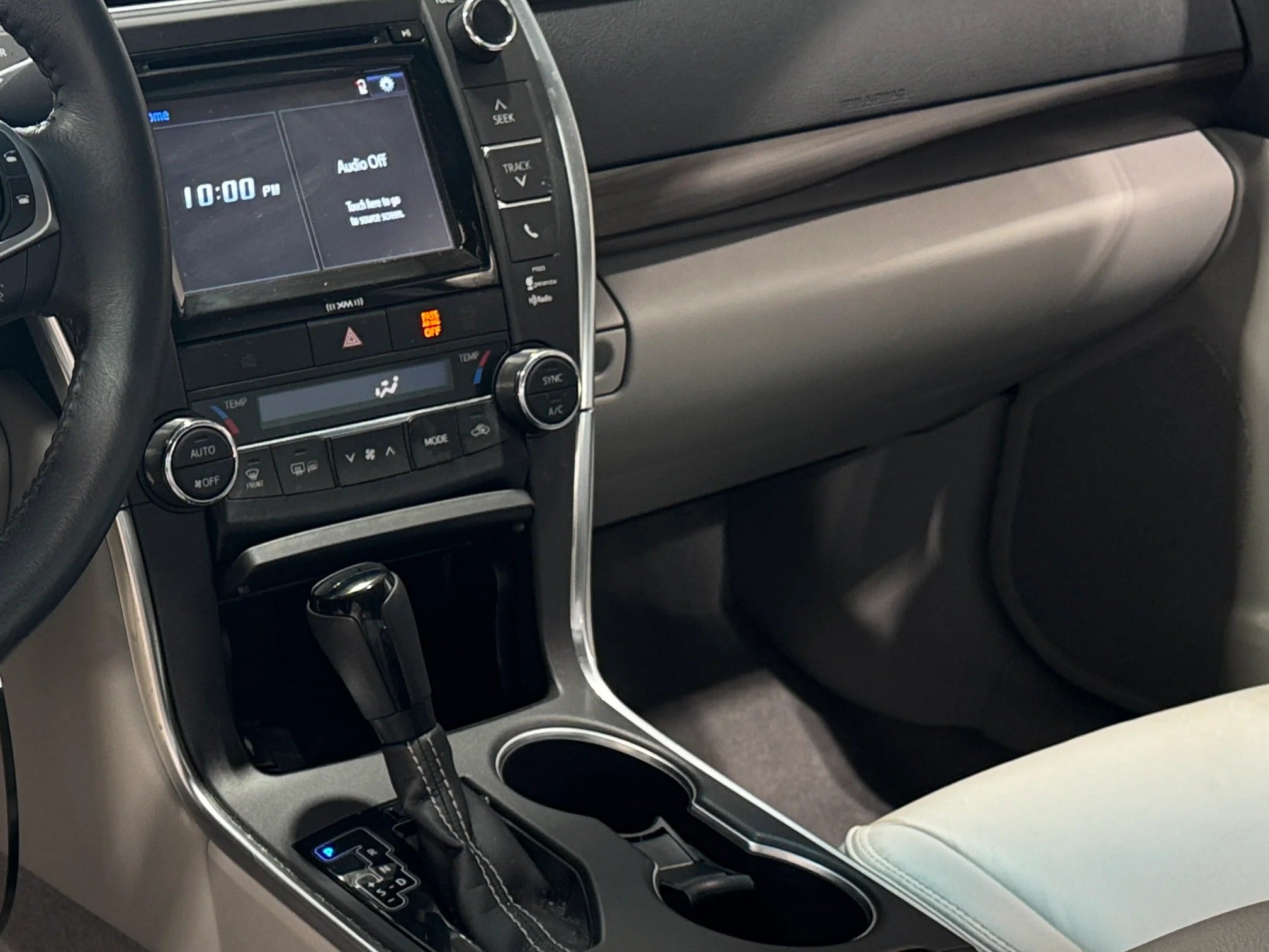 2017 Toyota Camry XLE 3