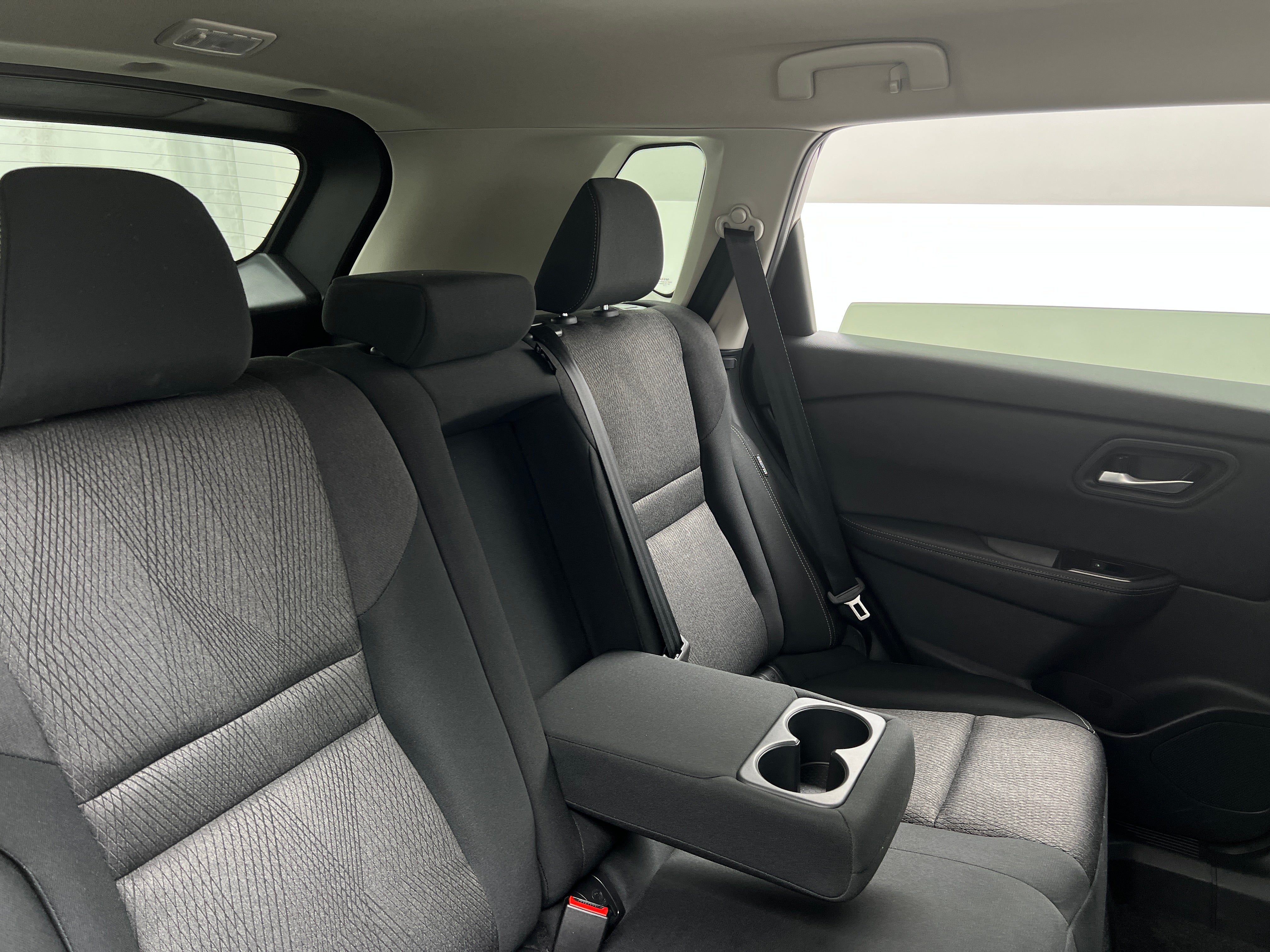 2024 Nissan Rogue SV 6
