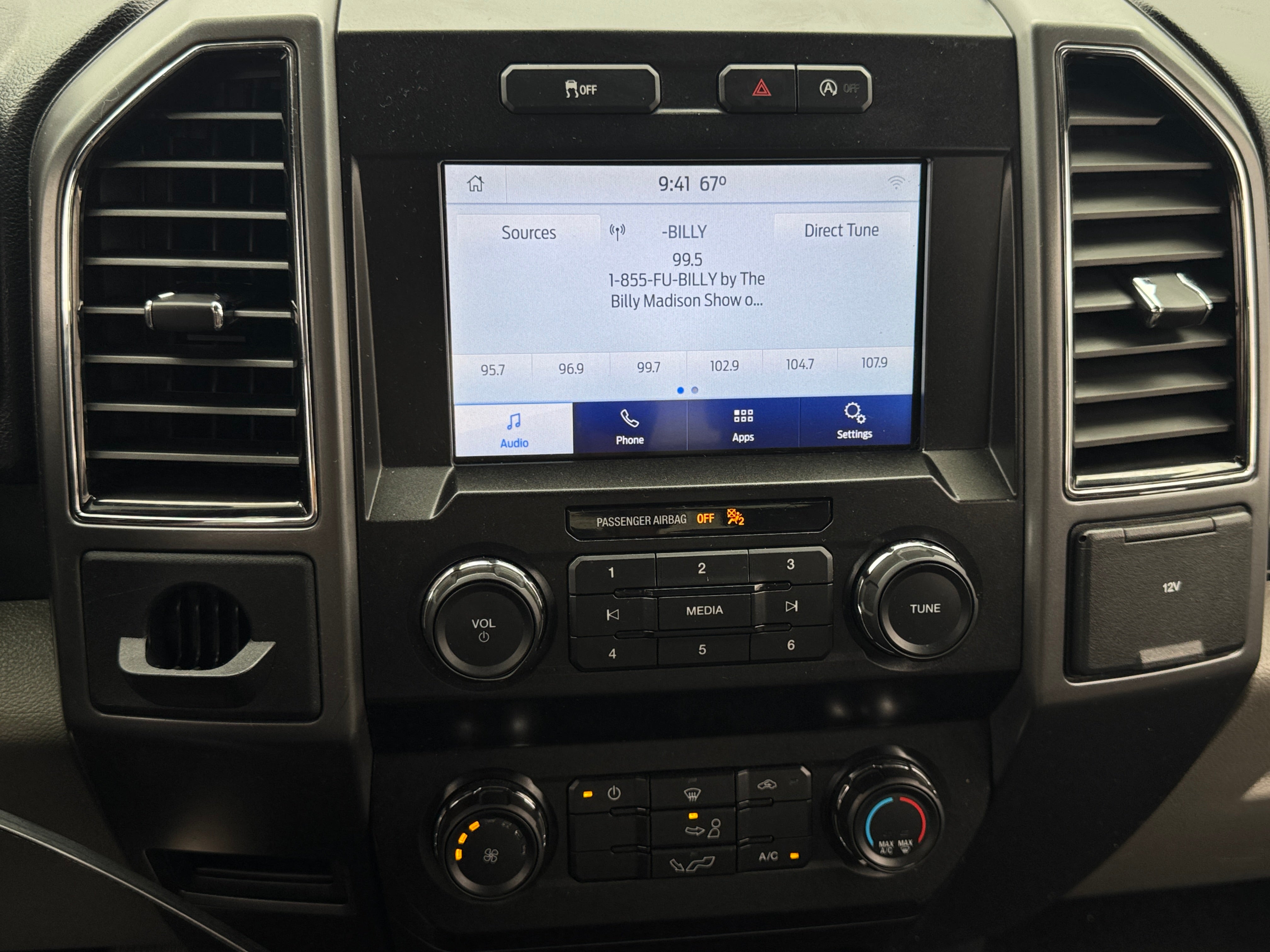 2020 Ford Econoline E-150 4