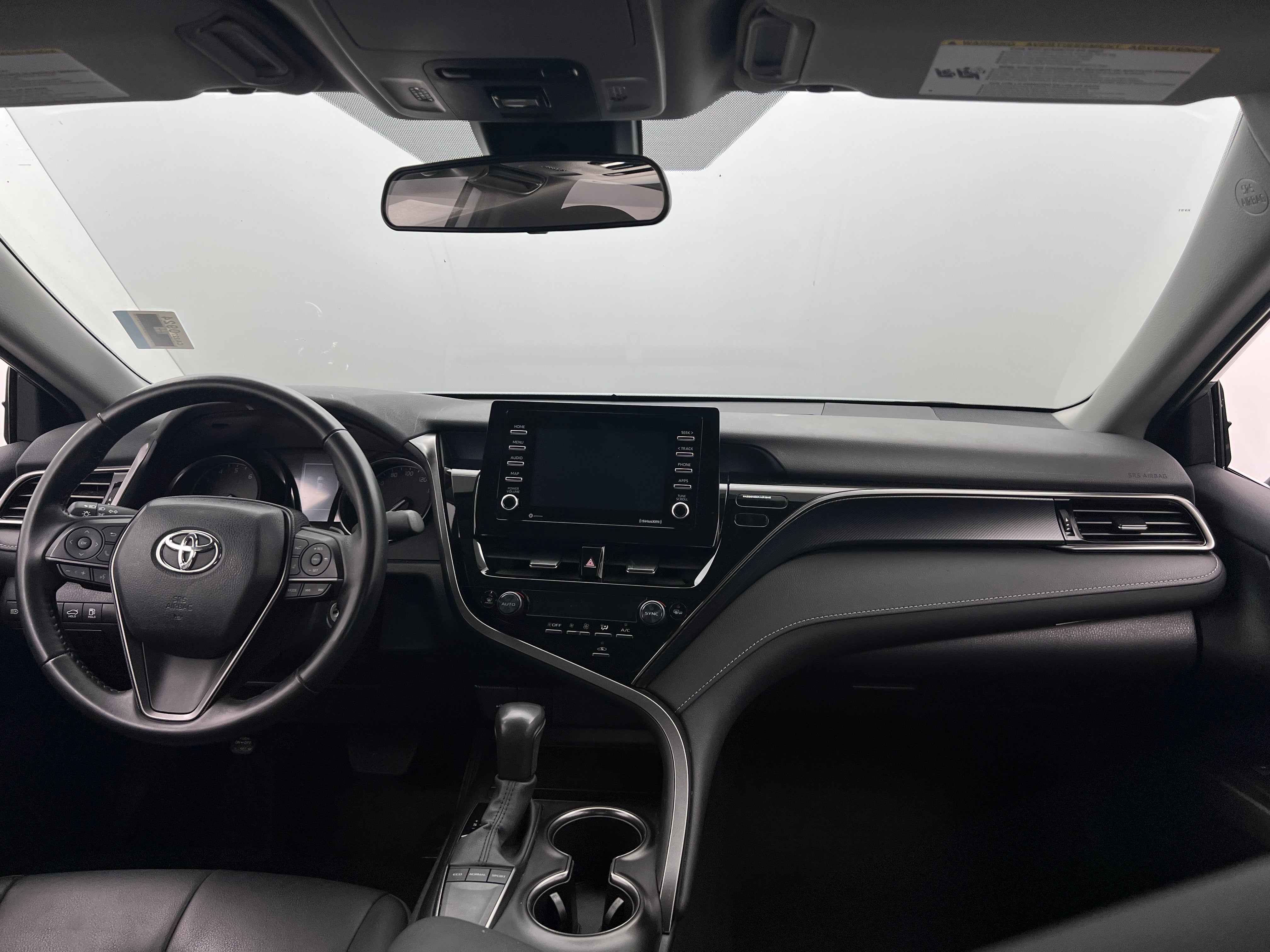 2024 Toyota Camry SE 3