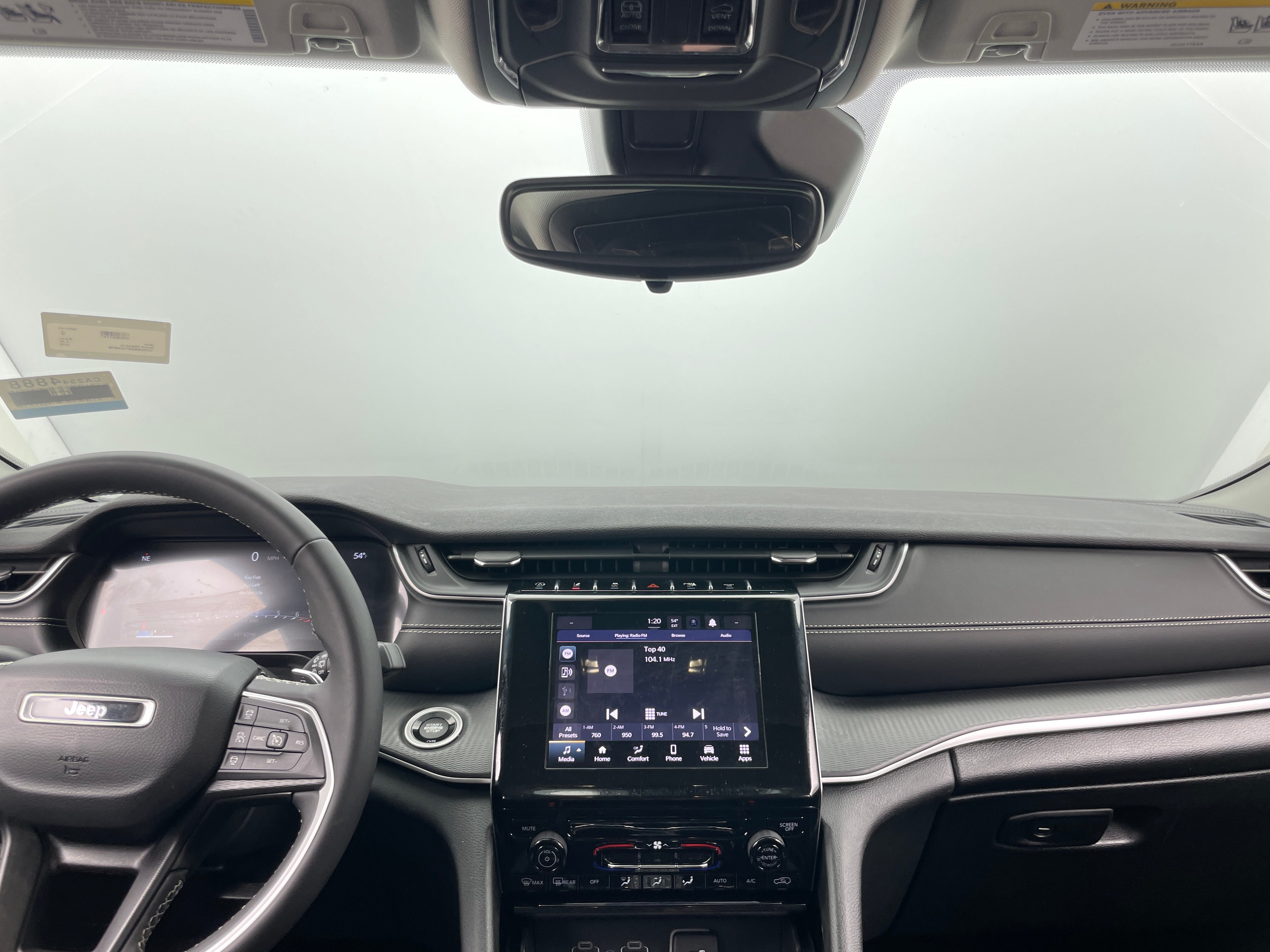 2023 Jeep Grand Cherokee Laredo 3