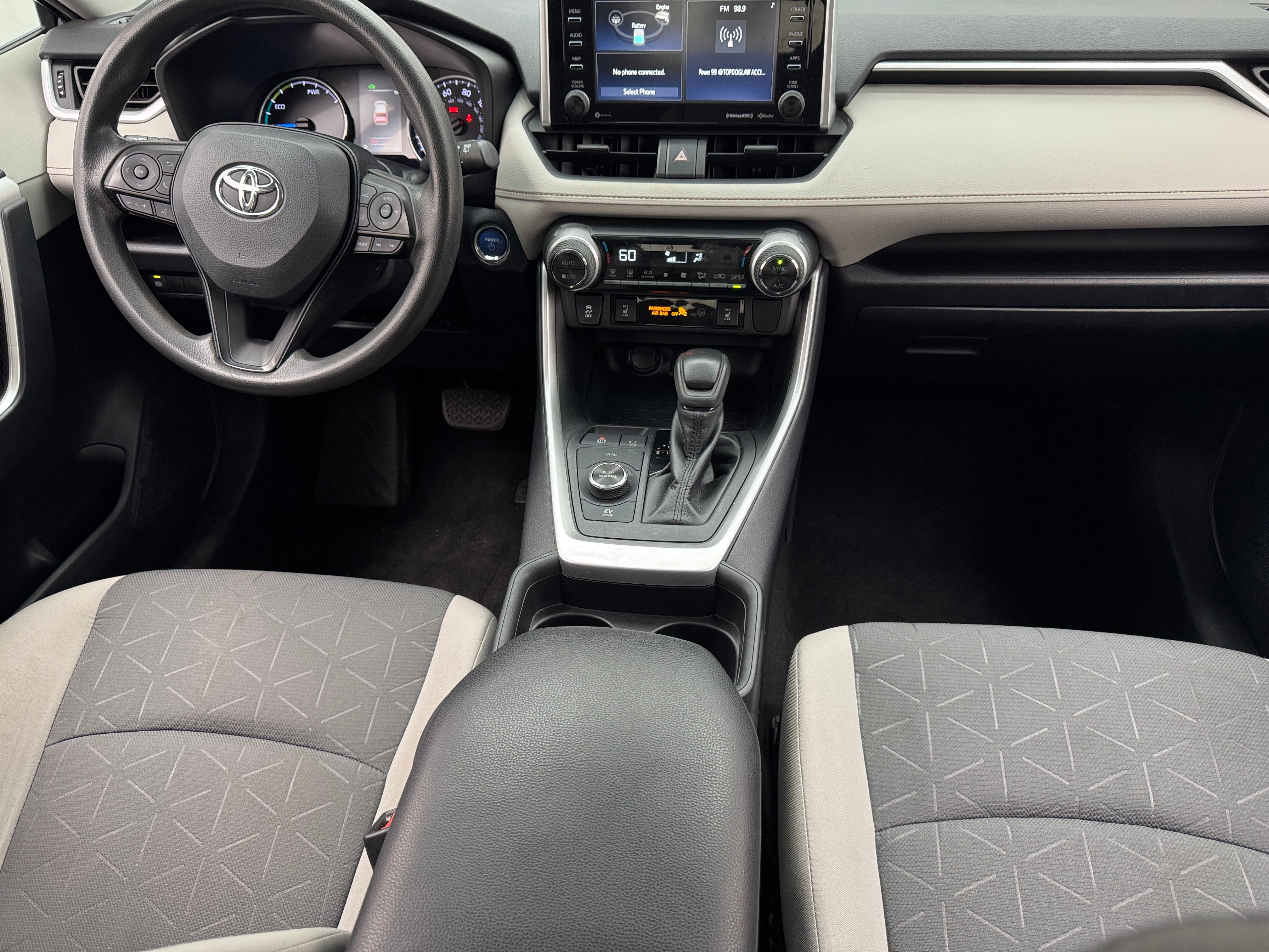 2019 Toyota RAV4 XLE 3