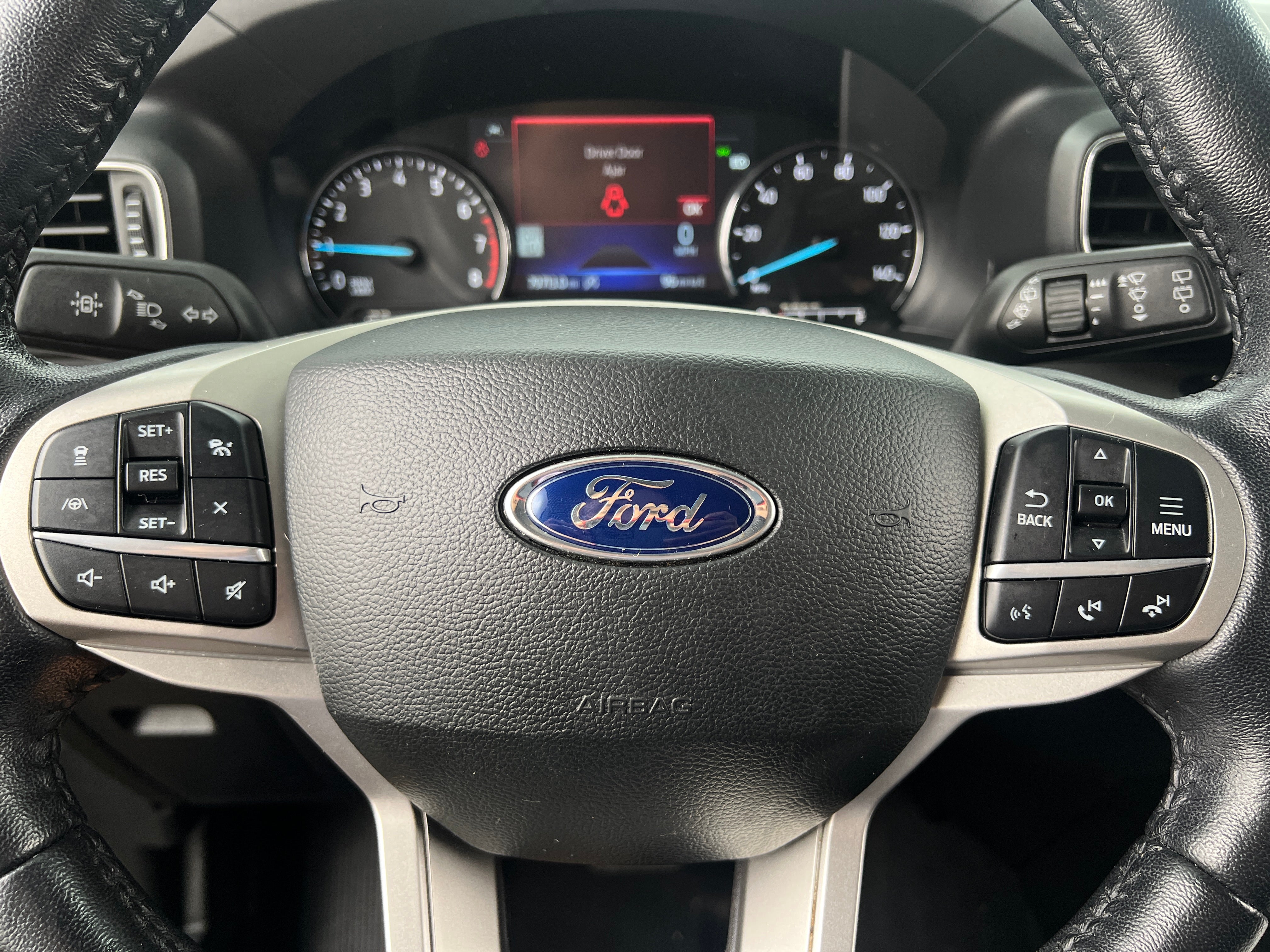 2022 Ford Explorer XLT 4