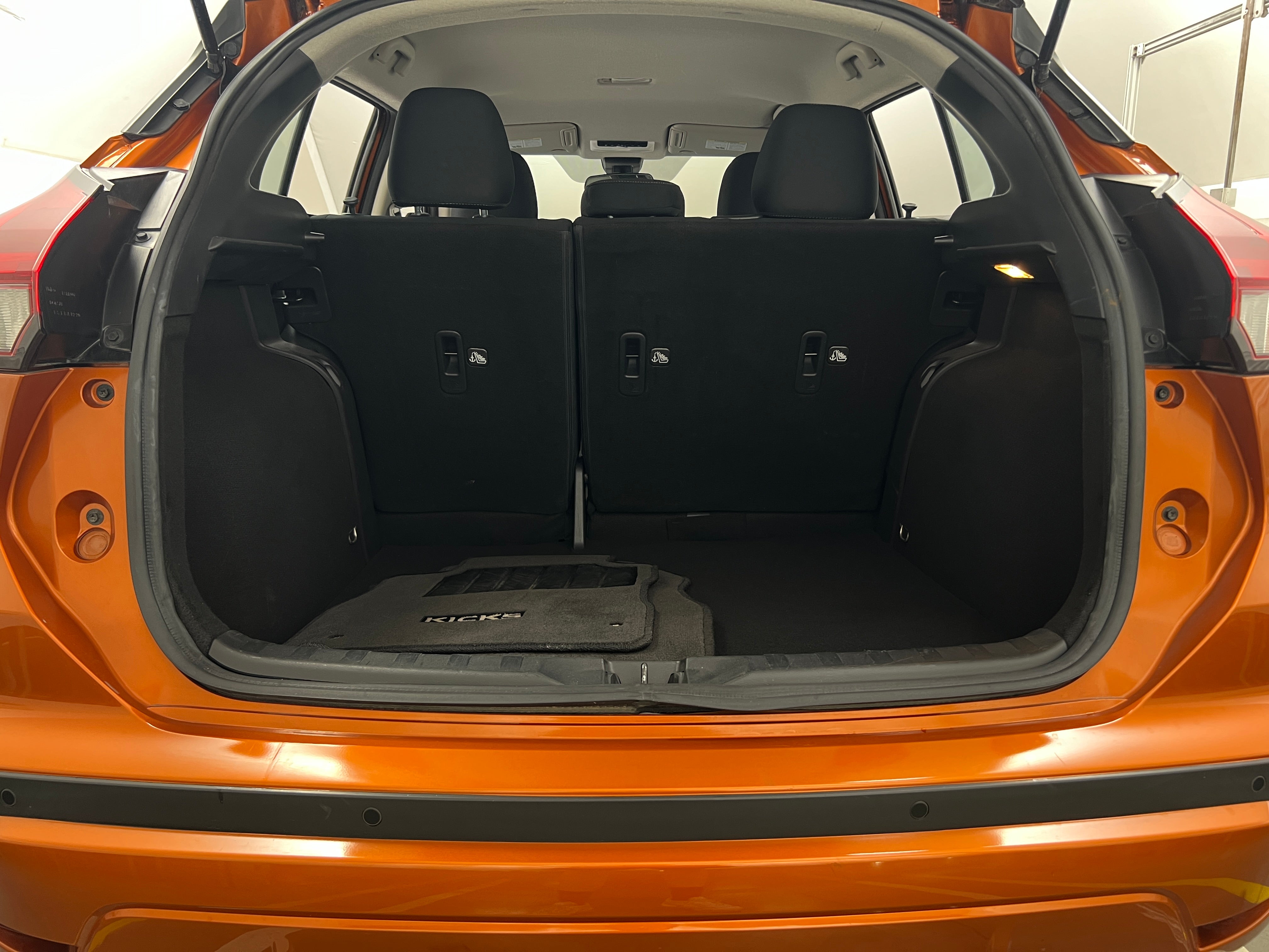 2022 Nissan Kicks SV 7