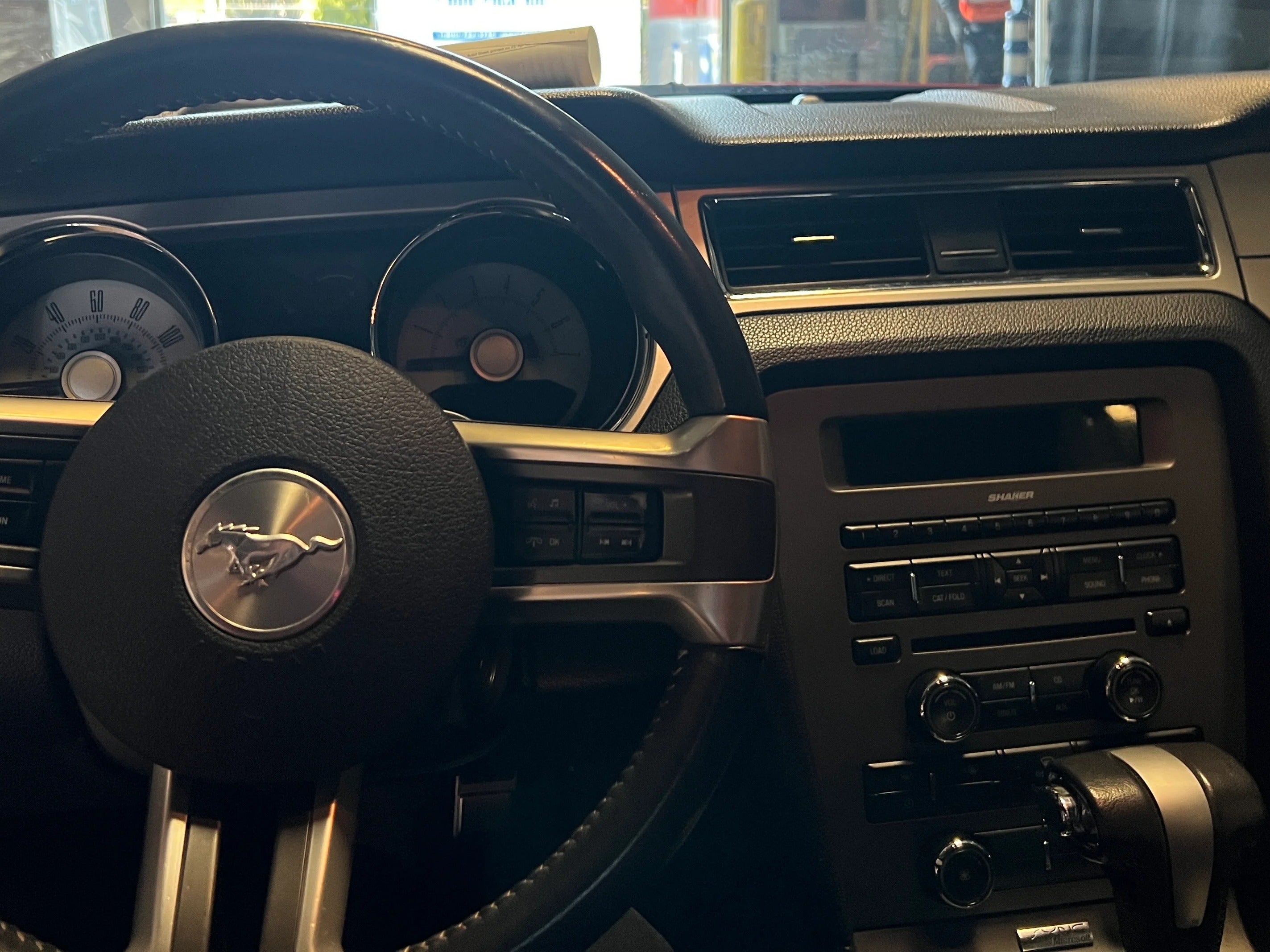 2010 Ford Mustang Premium 2