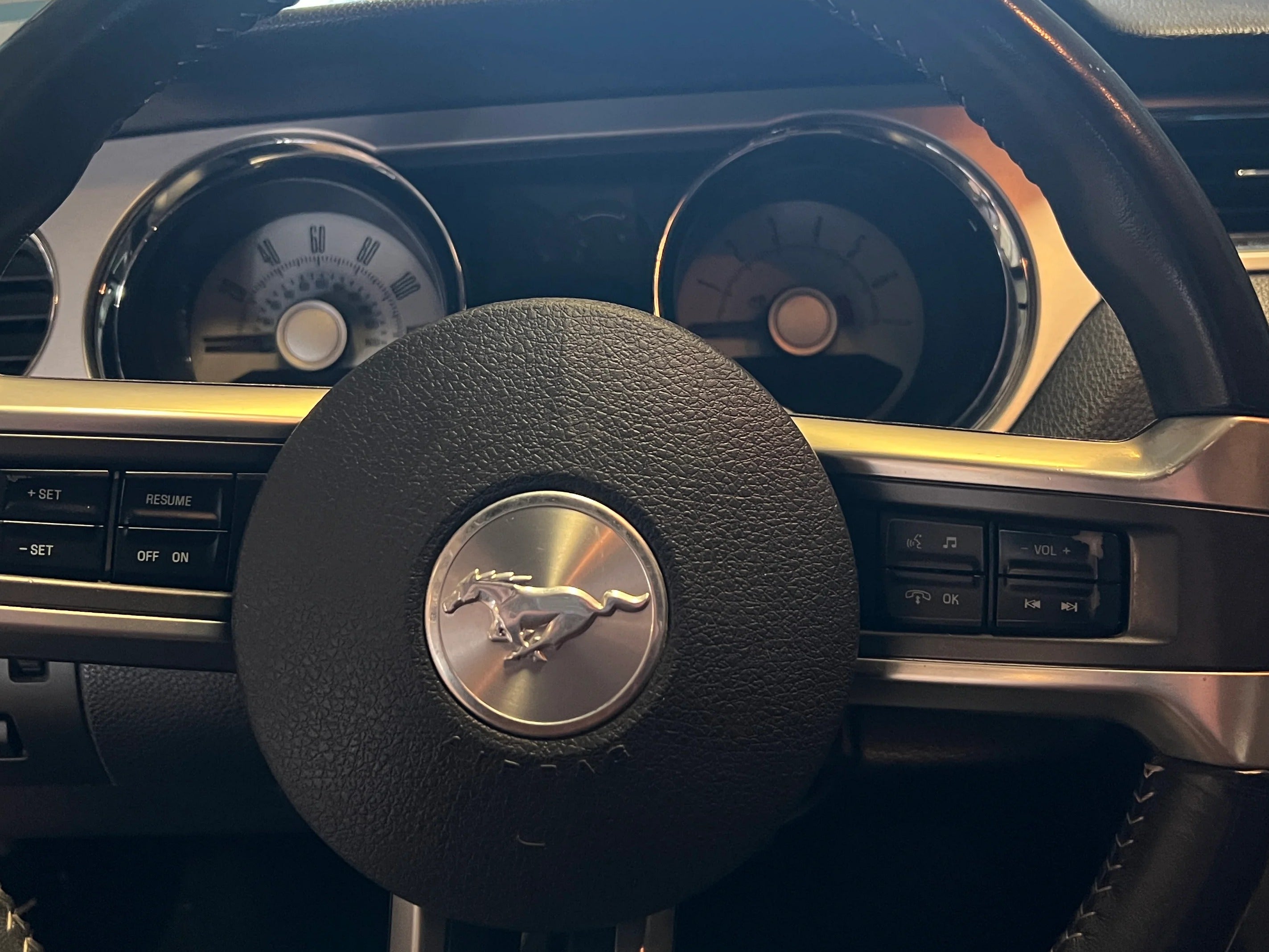 2010 Ford Mustang Premium 3